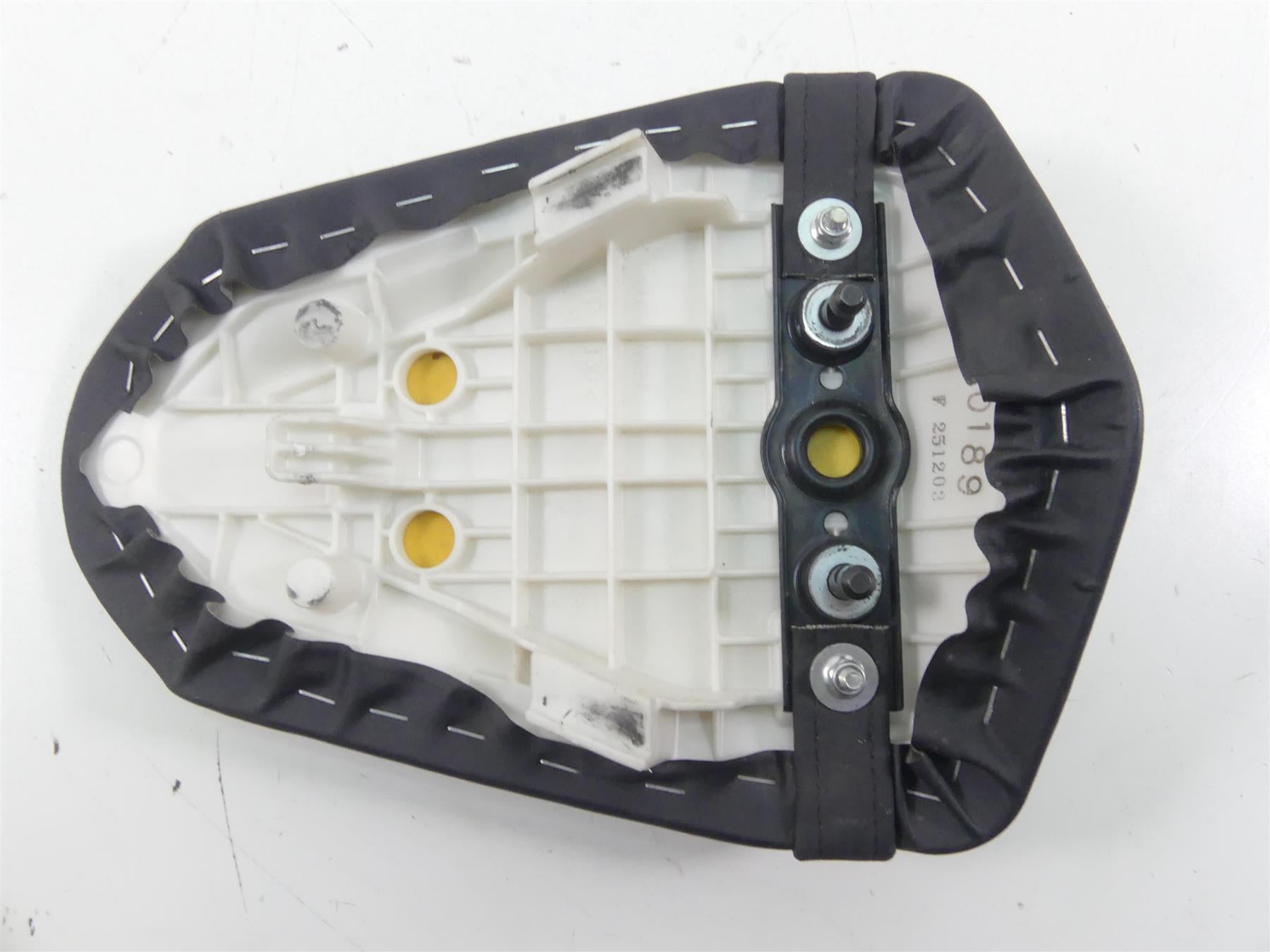 2013 Kawasaki ZX636 ZX6R Ninja Rear Passenger Seat Saddle - Read 53003-0121-MA {{ shop.shopifyCountryName }} - Mototech271