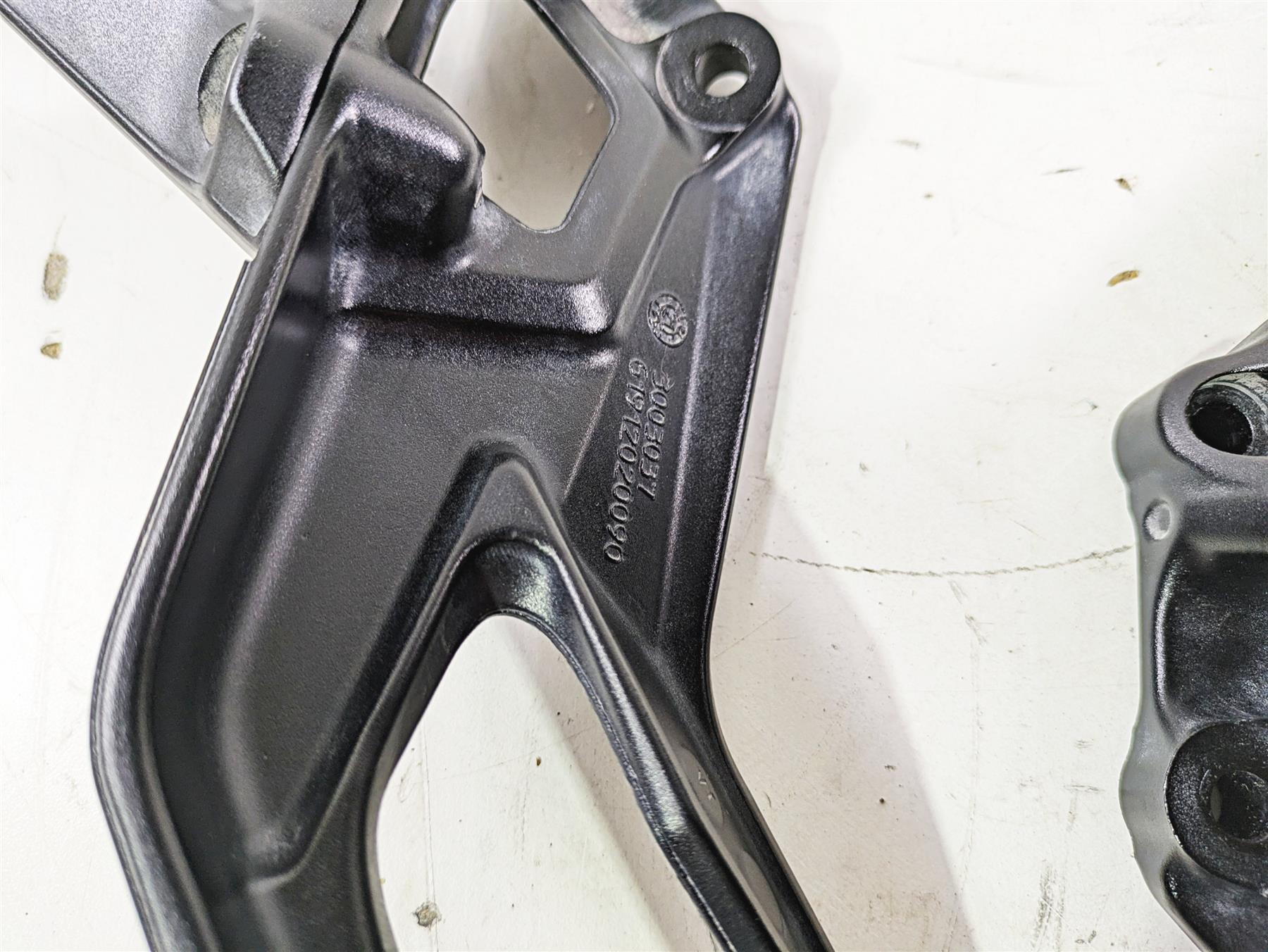 2022 KTM 1290 Super Adventure S Rear Passenger Footpeg Set 61912020090C1 {{ shop.shopifyCountryName }} - Mototech271