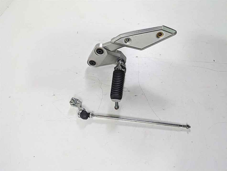 2009 Yamaha FZ1 FZS10 Fazer Left Rider Footpeg Shifter Parts Set 2D1-27442-00-00 {{ shop.shopifyCountryName }} - Mototech271
