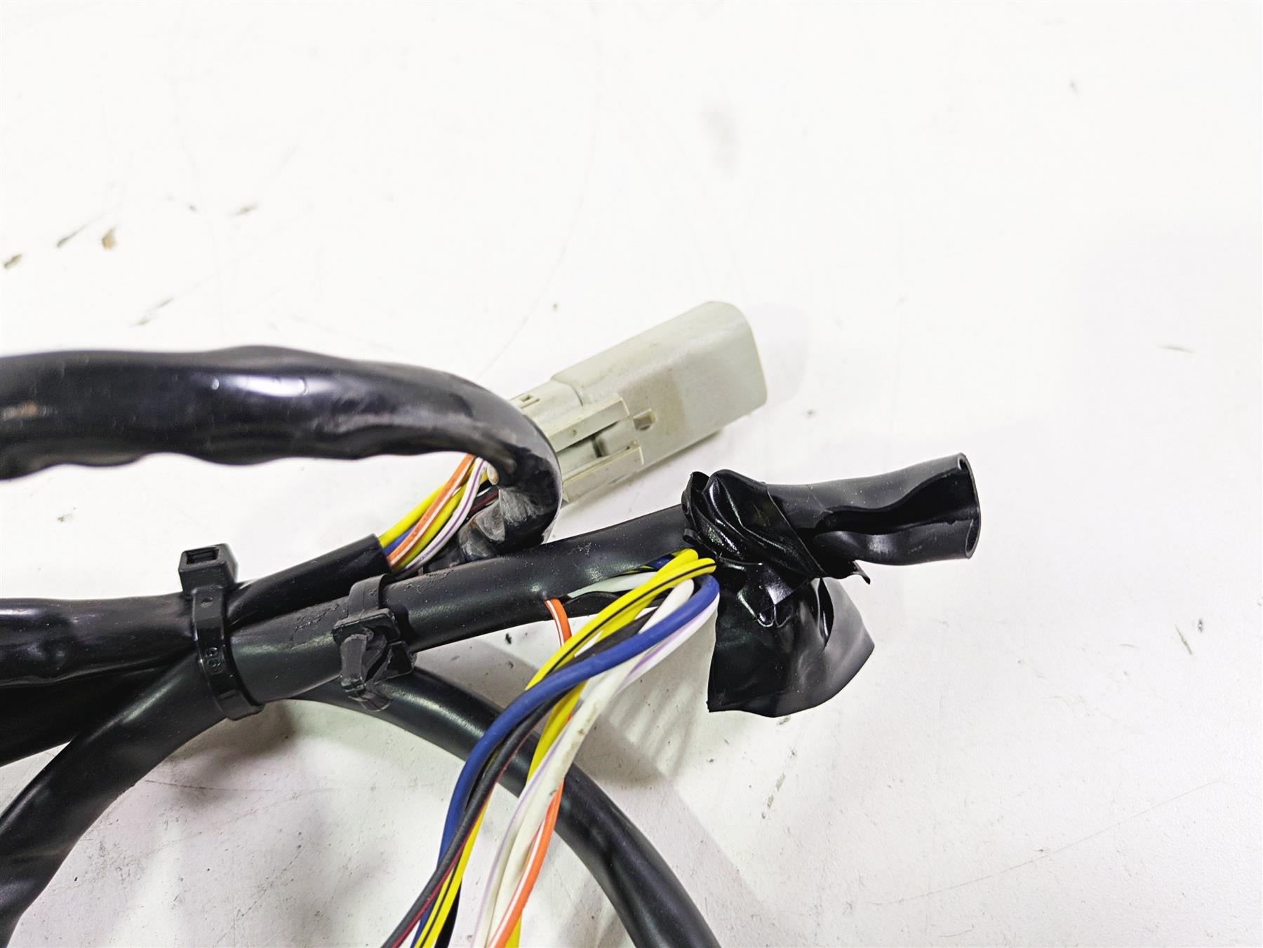 2011 Harley FXDC Dyna Super Glide Left Hand Control Switch Horn Lights 71682-06A {{ shop.shopifyCountryName }} - Mototech271