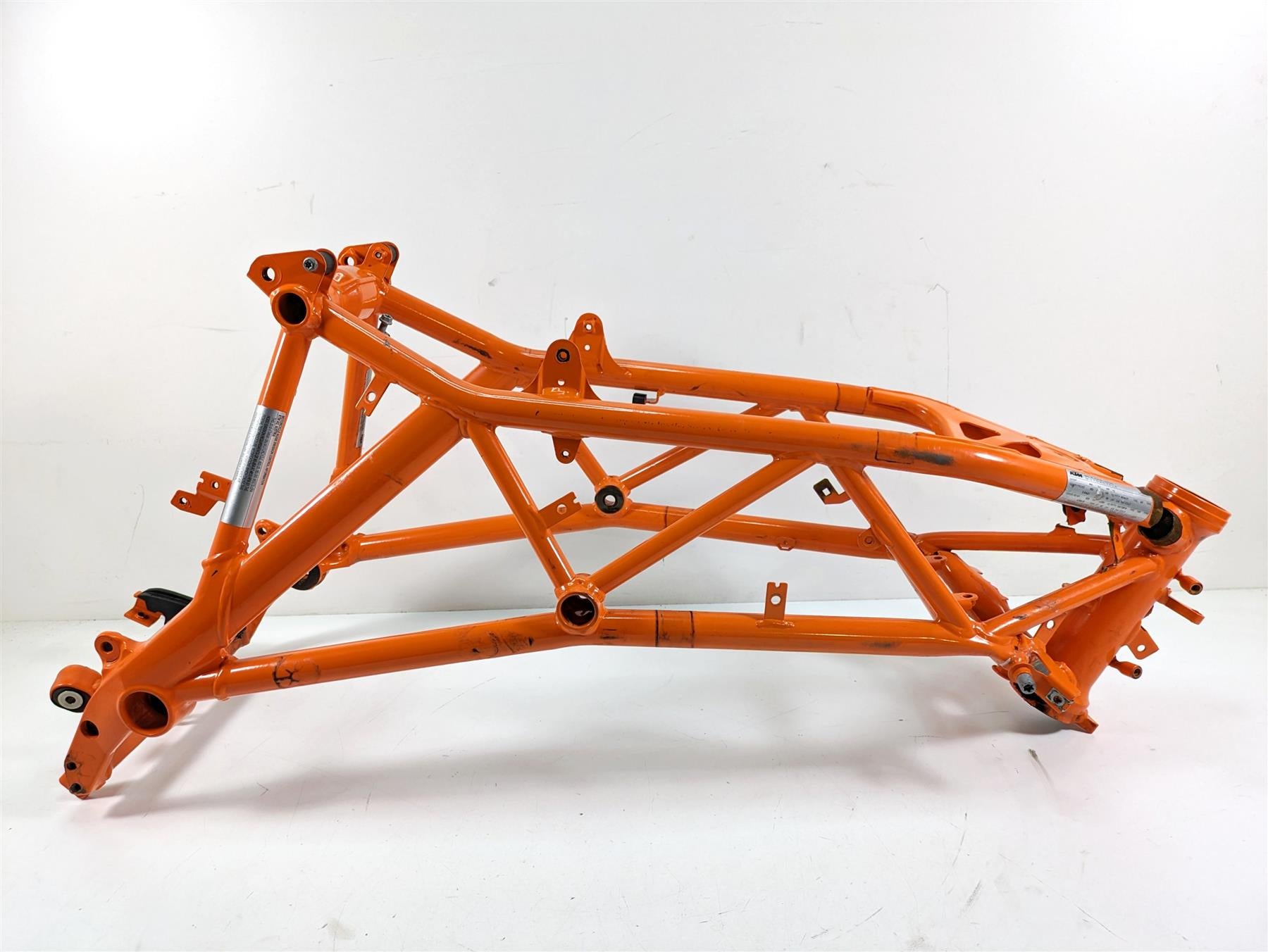 2018 KTM 1090 Adventure R Main Frame Chassis With Clean California Title - Damaged Read 60803001100EB {{ shop.shopifyCountryName }} - Mototech271