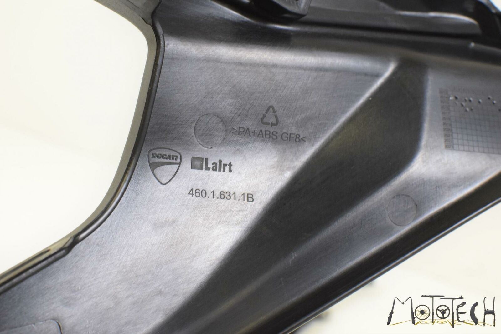 2017 Ducati Panigale 959 Subframe Side Tail Cover Fairing SET 46016311B {{ shop.shopifyCountryName }} - Mototech271