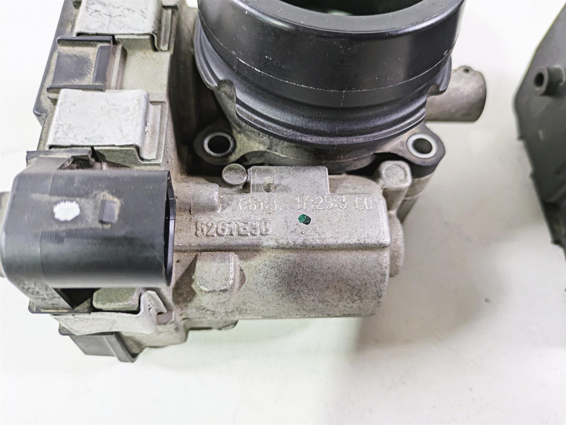 2013 Ducati Hyperstrada 821 Throttle Bodies Body Set 28240901A {{ shop.shopifyCountryName }} - Mototech271