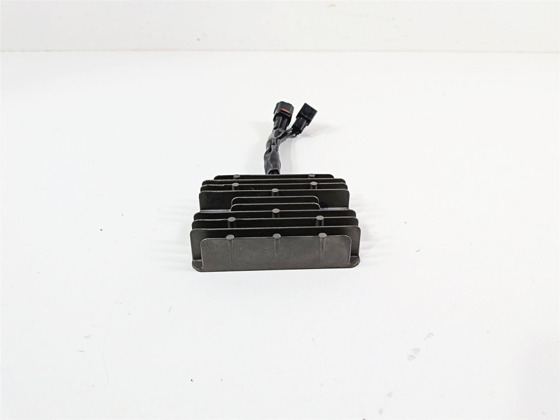 2005 Suzuki VZ800 M50 Boulevard Rectifier Voltage Regulator 32800-47H00 {{ shop.shopifyCountryName }} - Mototech271