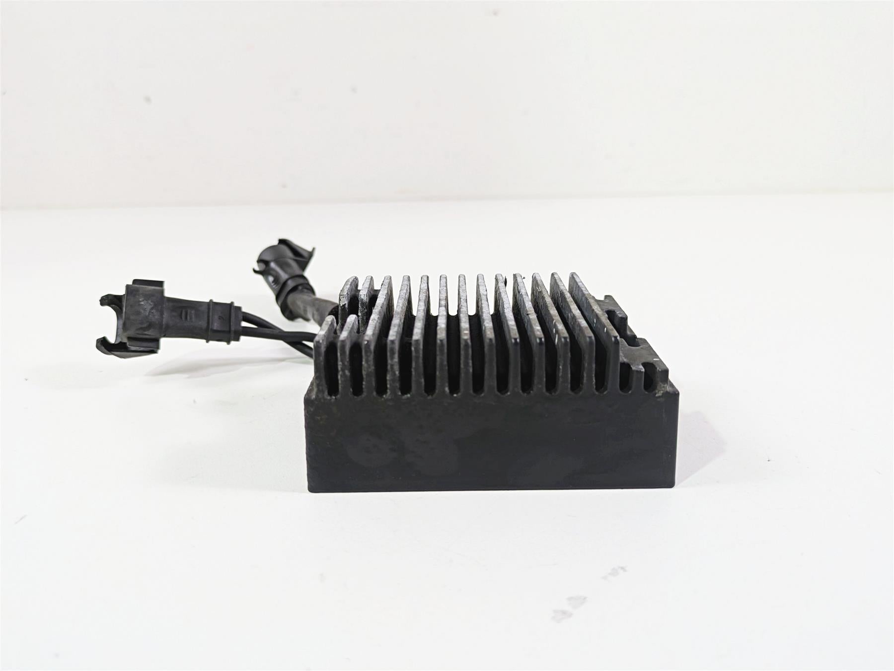 2007 Harley Sportster XL1200 C Rectifier Voltage Regulator 74546-07A {{ shop.shopifyCountryName }} - Mototech271