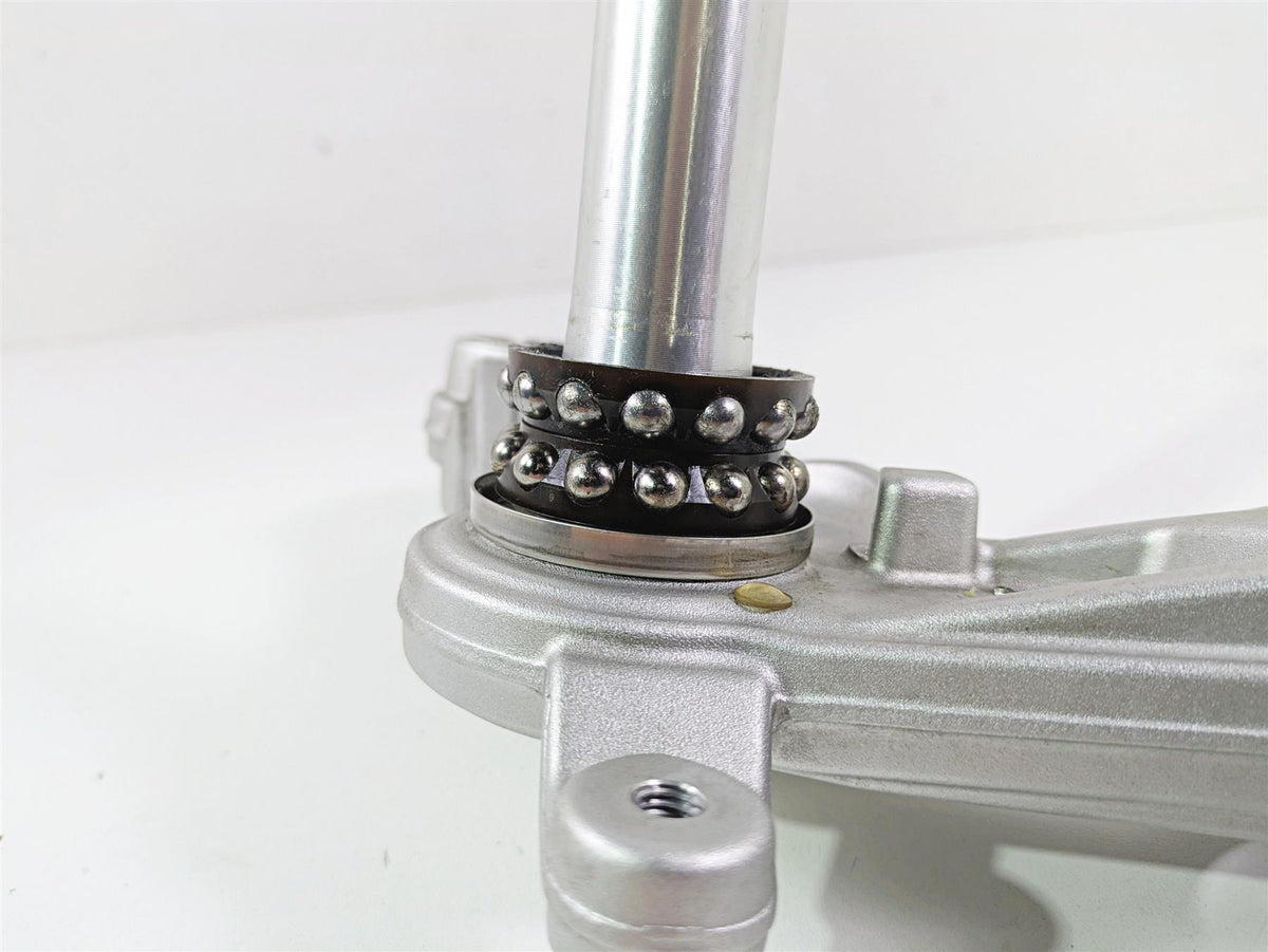 2018 BMW R nineT Urban GS K33 Lower Triple Tree Steering Clamp 31428560399 {{ shop.shopifyCountryName }} - Mototech271