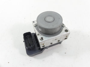 2013 Yamaha VMX17 V-Max 1700 Abs Brake Pump Pressure Module 2S3-85930-10-00 | Mototech271