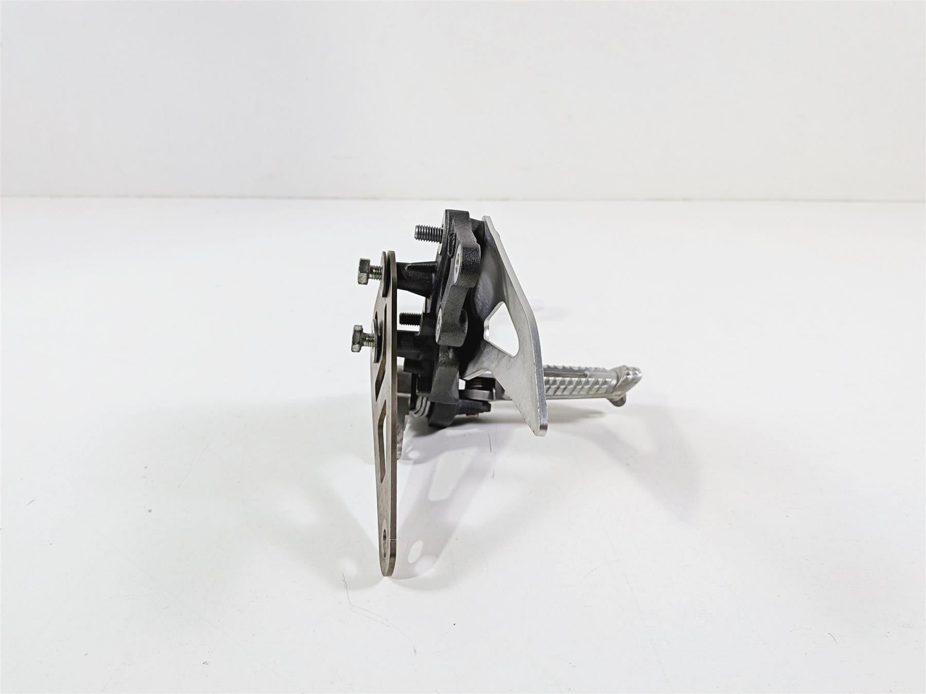 2019 Triumph Speed Triple RS 1050 Front Right Foot Peg & Brake Pedal T2081844 {{ shop.shopifyCountryName }} - Mototech271