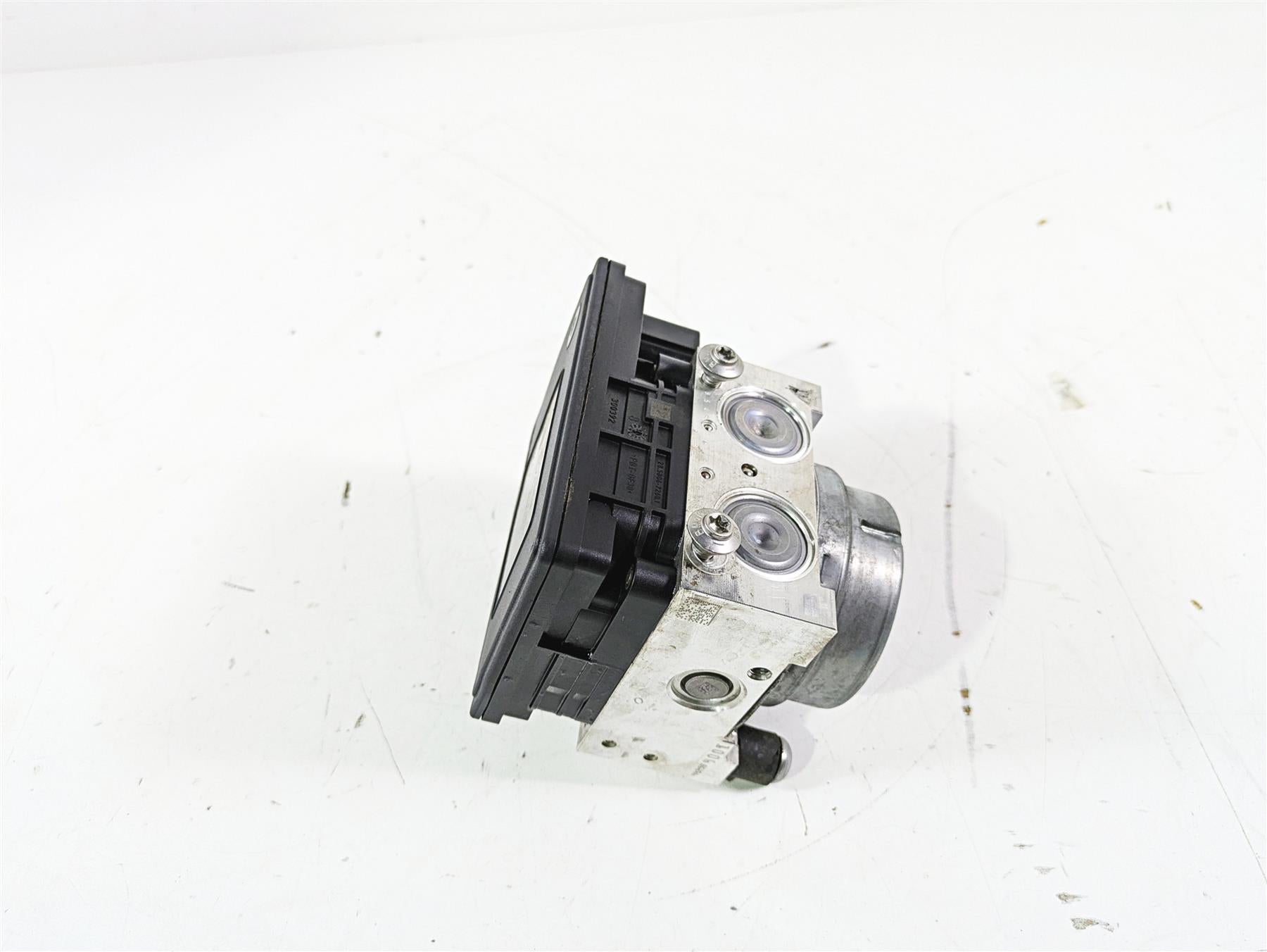 2016  BMW R1200GS GSW K50 Abs Brake Pump Module 8561704 | Mototech271