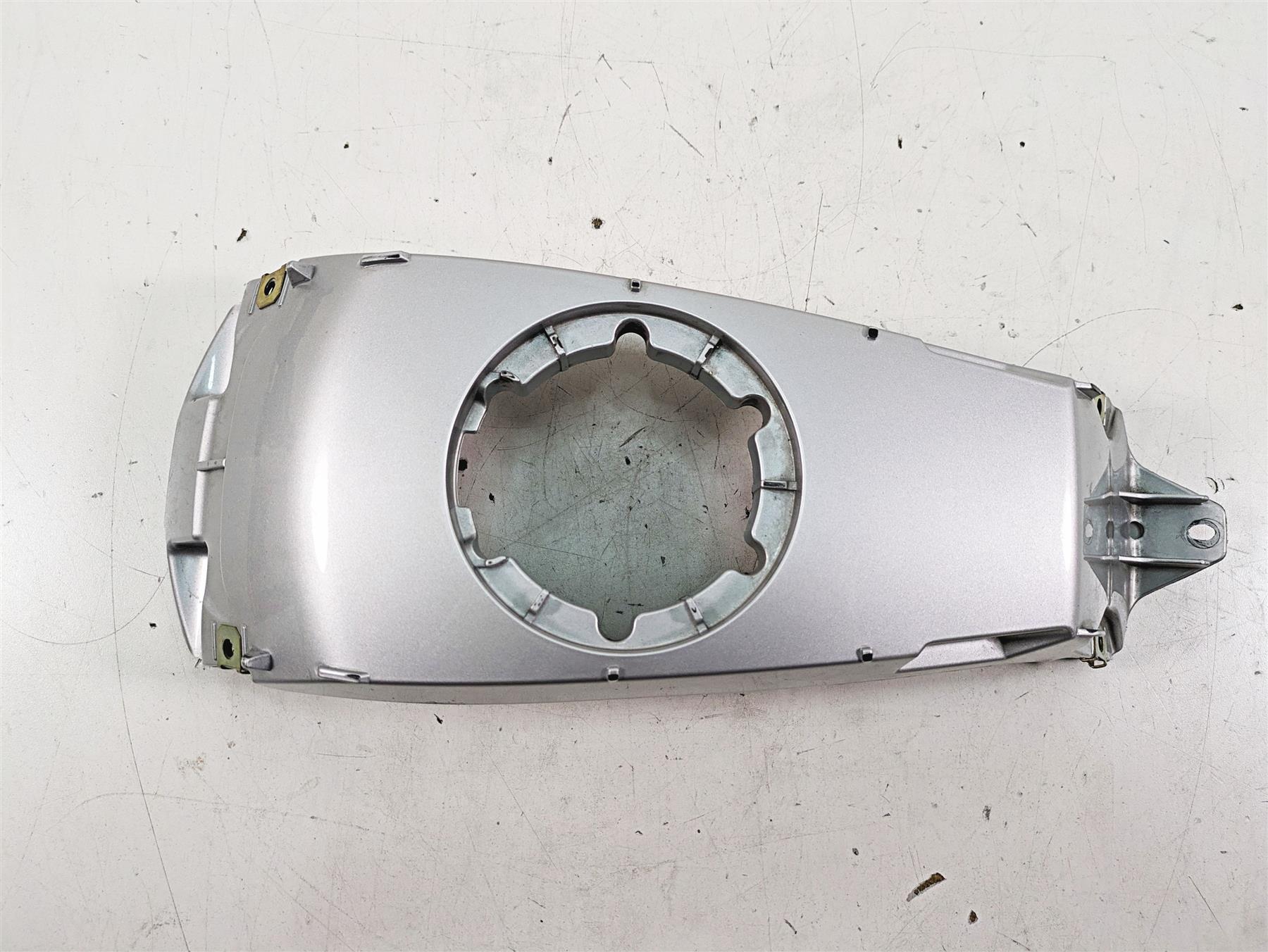 2007 BMW R1200RT K26 Center Tank Cover Fairing Cover 46637681150 46637682975 {{ shop.shopifyCountryName }} - Mototech271