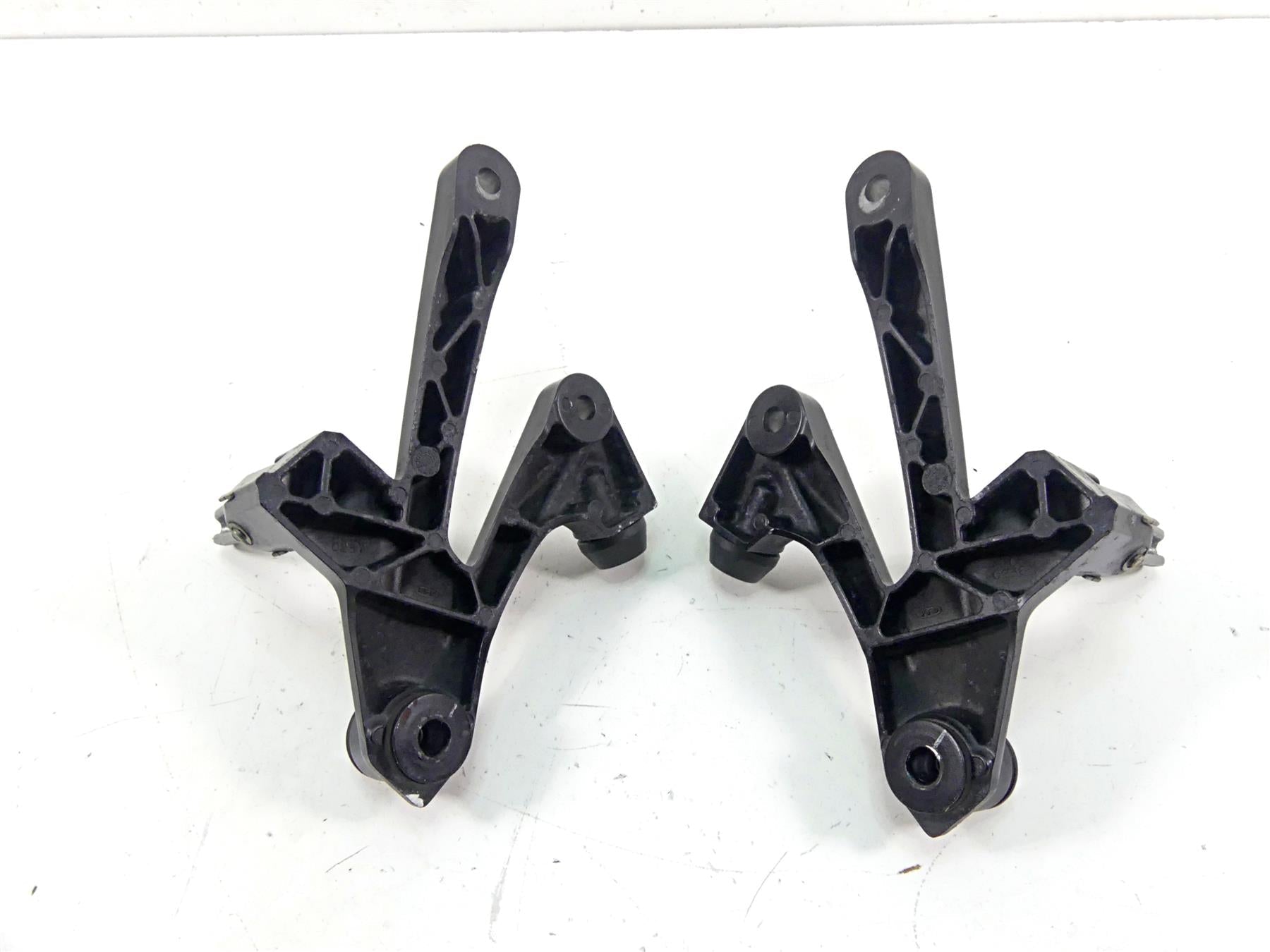 2010 Kawasaki ZX1400 ZX14 R Ninja Rear Passenger Foot Peg Set 35063-0353 {{ shop.shopifyCountryName }} - Mototech271