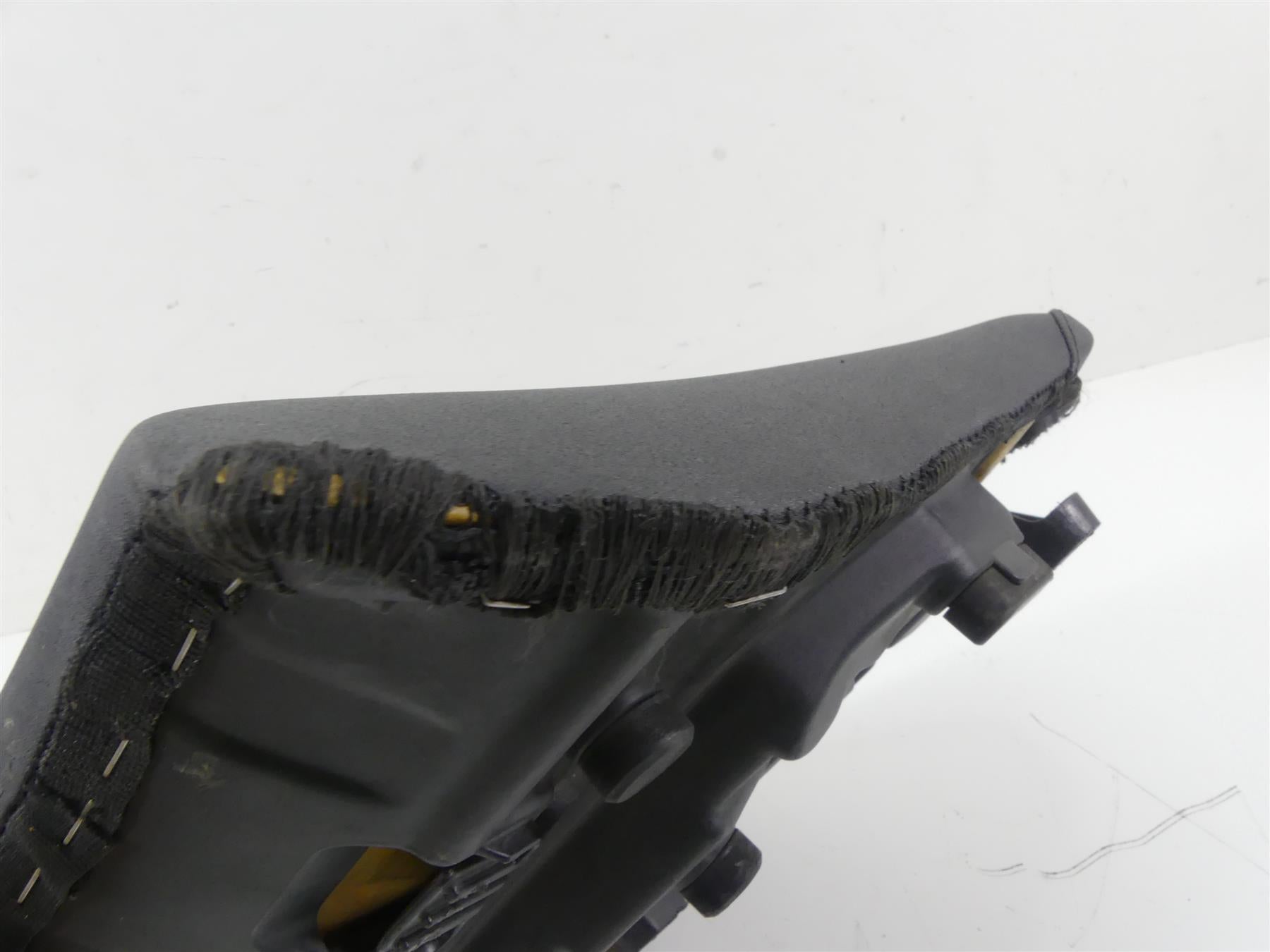 2004 Aprilia RSV1000 R Mille Front Rider Driver Seat Saddle AP8129319 {{ shop.shopifyCountryName }} - Mototech271