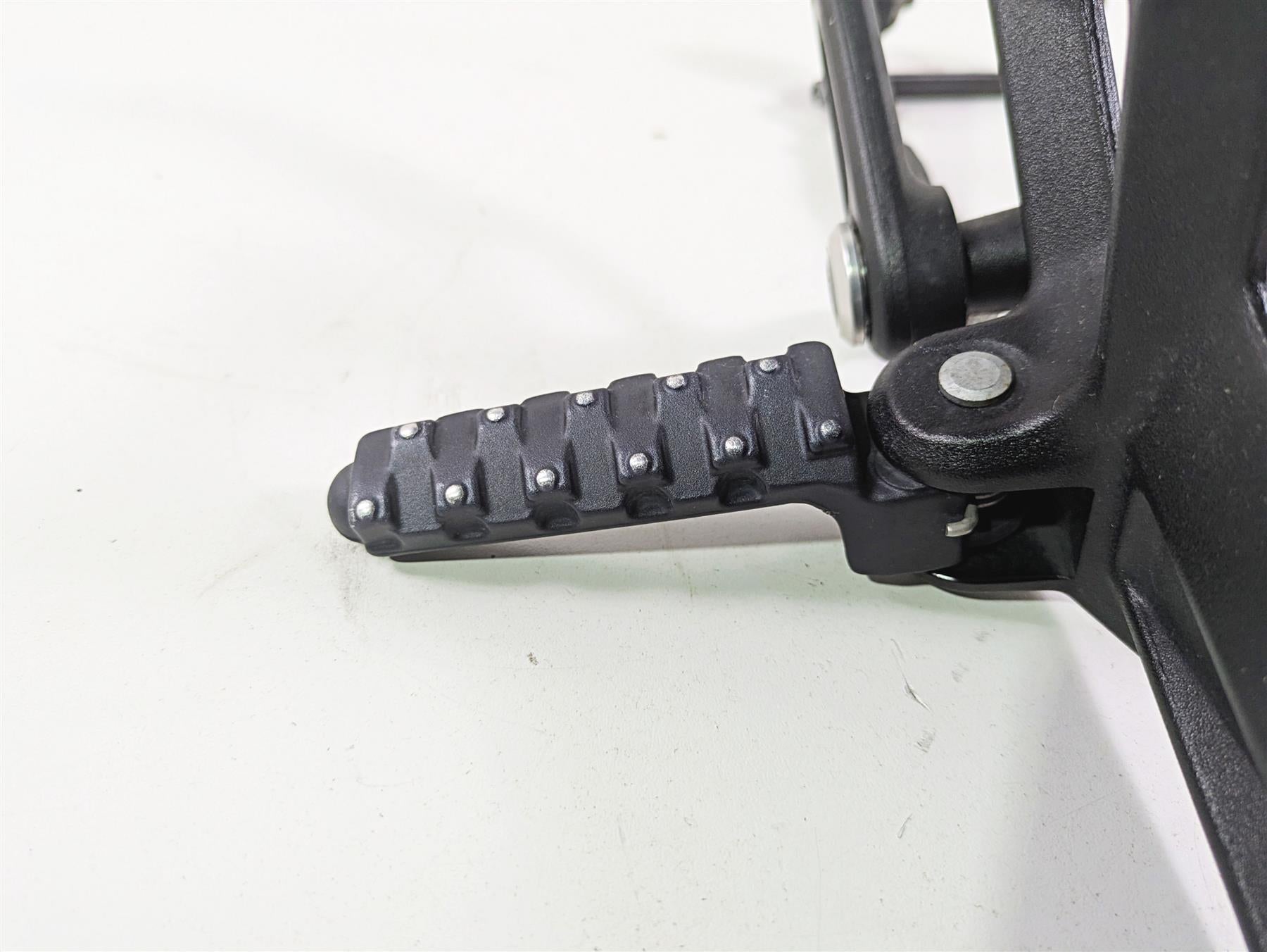2018 KTM 1290 Super Duke R Left Rider Footpeg & Shift Lever 6130313800033S {{ shop.shopifyCountryName }} - Mototech271