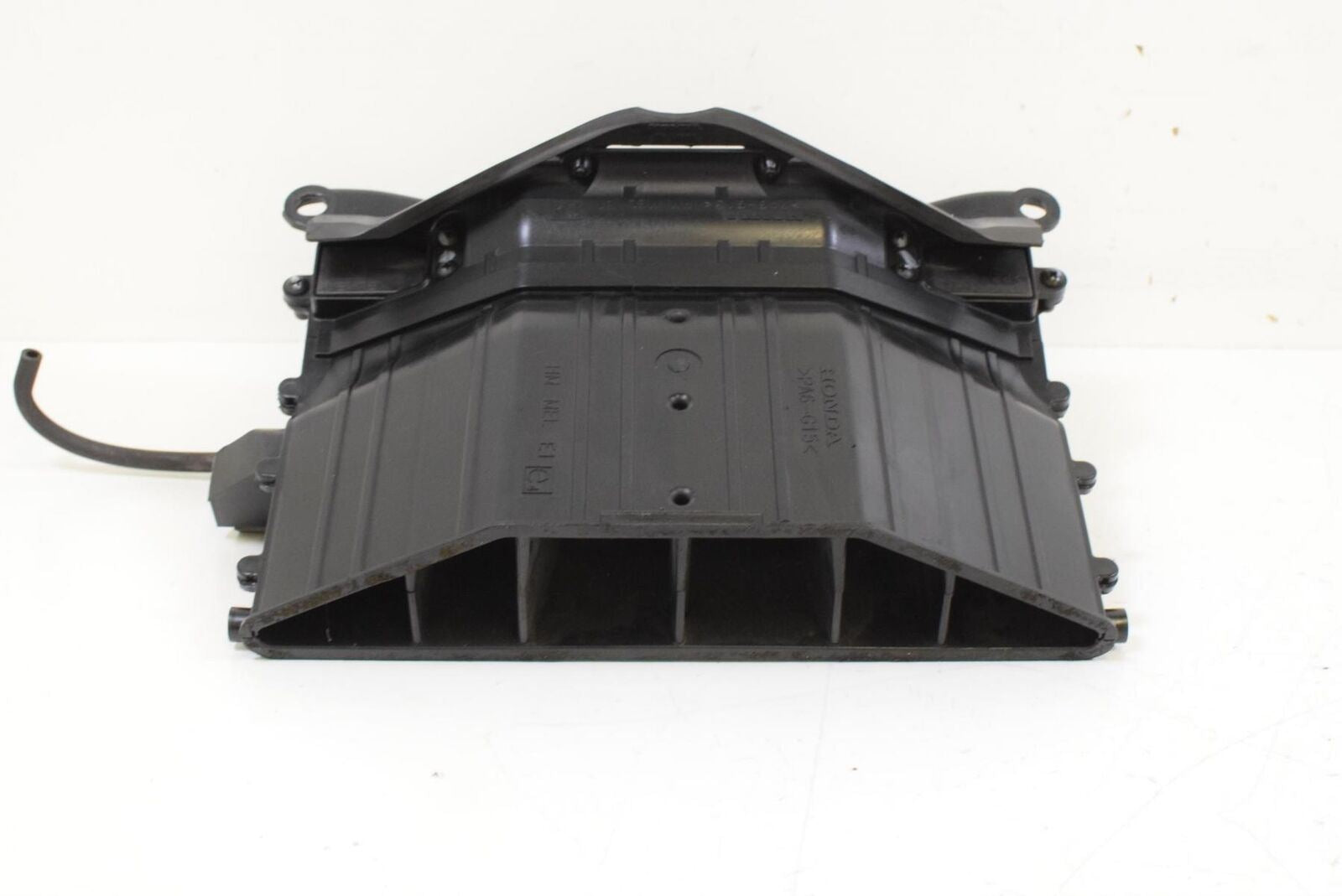 05 Honda CBR1000RR CBR1000 RR Front Air Intake Duct Ram Scoop 17251-MEL-010 {{ shop.shopifyCountryName }} - Mototech271