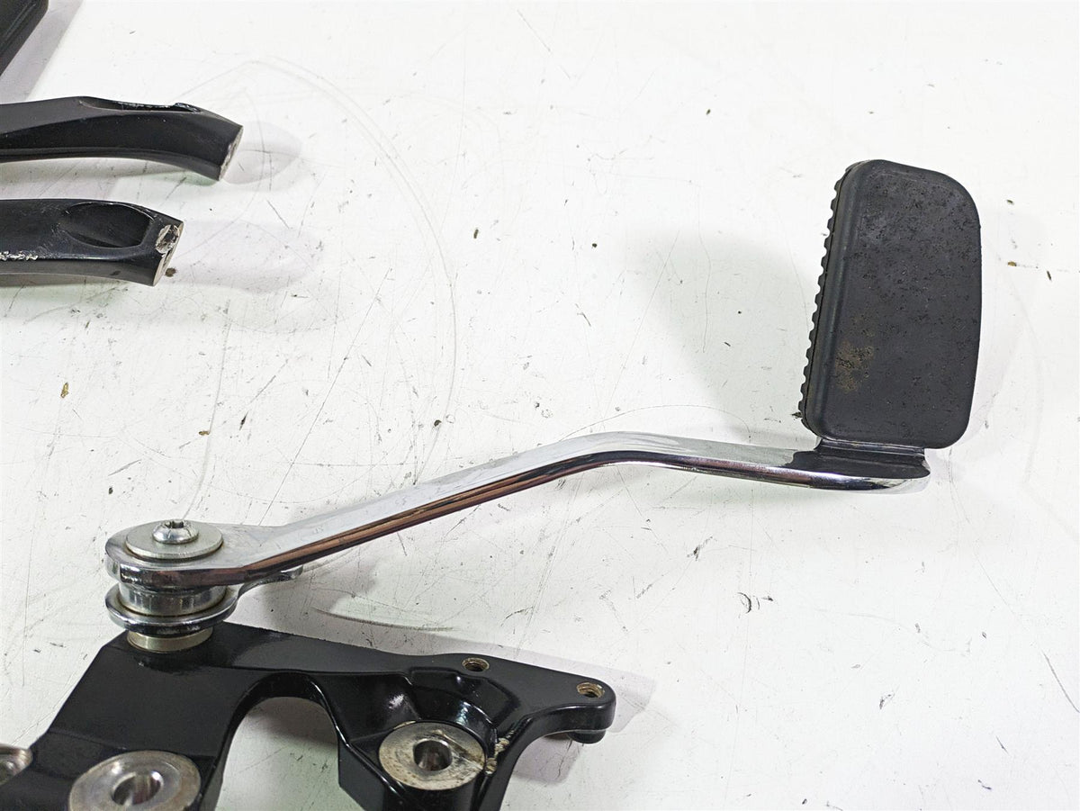 2021 Harley Softail FLSL Slim Right Floorboard & Brake Pedal 50500737 50600202 {{ shop.shopifyCountryName }} - Mototech271