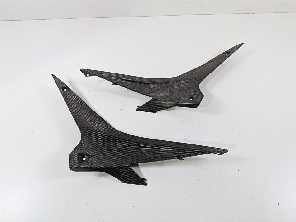 2018 Aprilia RSV4 RR Carbon Fiber Tank Triangle Fairing Covers Set 2B005961 {{ shop.shopifyCountryName }} - Mototech271