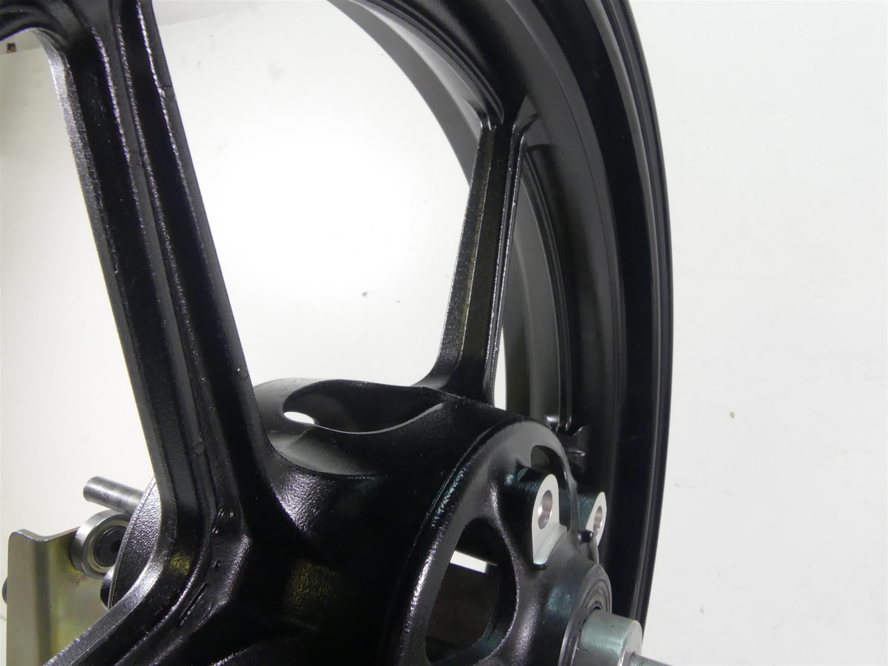 2013 Kawasaki ZX636 ZX6R Ninja Straight 17x3.5 Front Wheel Rim 41073-0596-18F {{ shop.shopifyCountryName }} - Mototech271