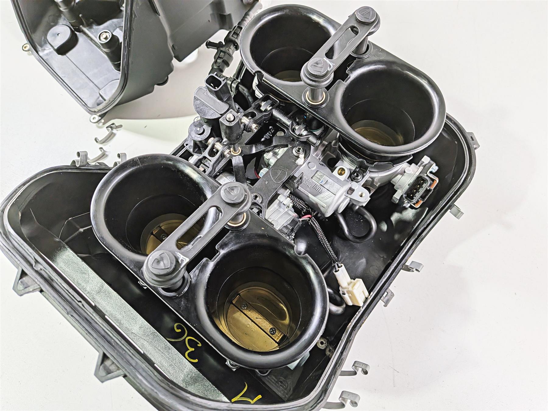 2019 Ducati Panigale V4S V4 S Corse Throttle Body Air Box Injector Set 28221213B {{ shop.shopifyCountryName }} - Mototech271