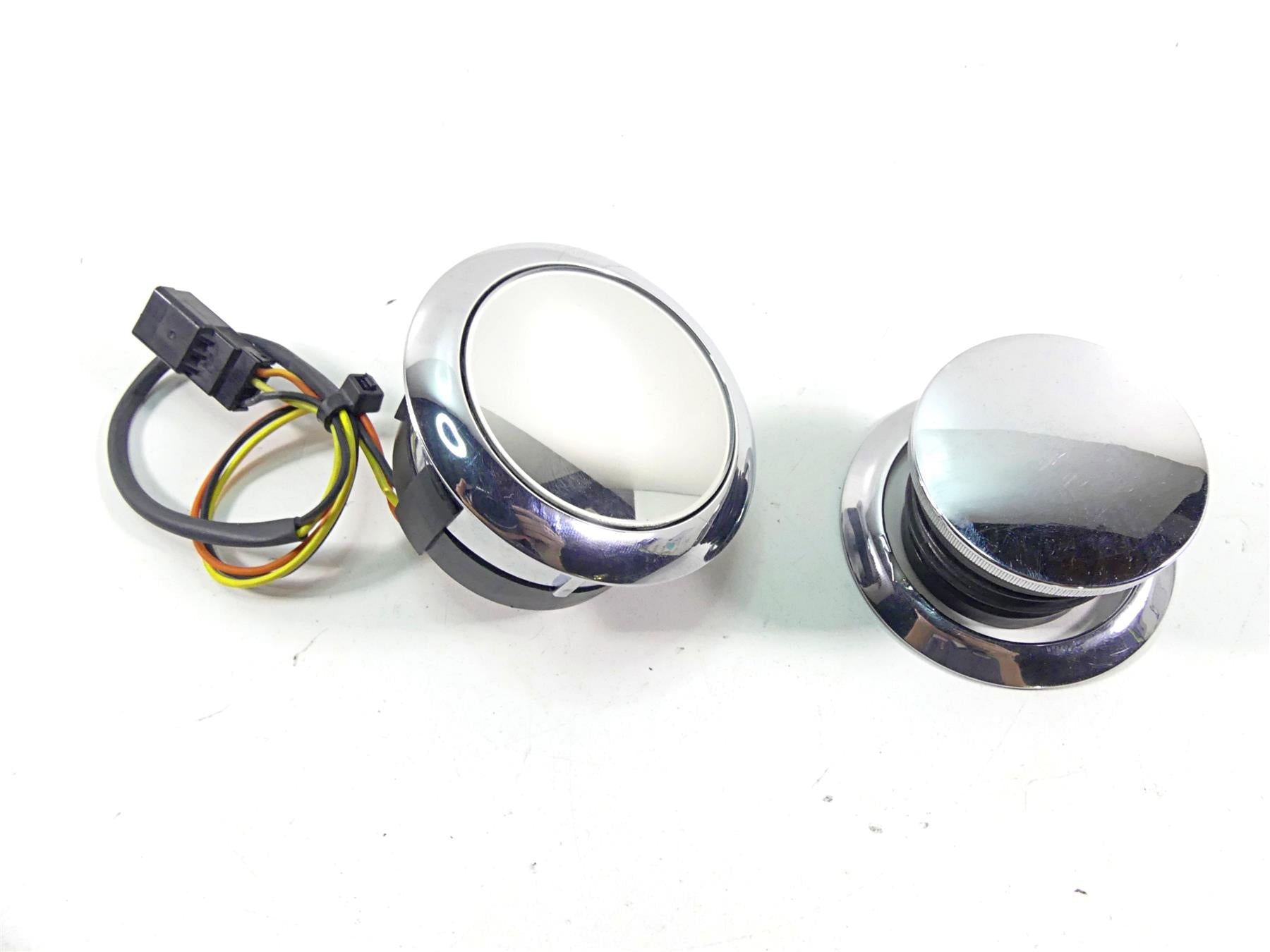 2007 Harley Touring FLHRSE CVO Road King Fuel Level Gauge & Gas Cap 63074-07B {{ shop.shopifyCountryName }} - Mototech271