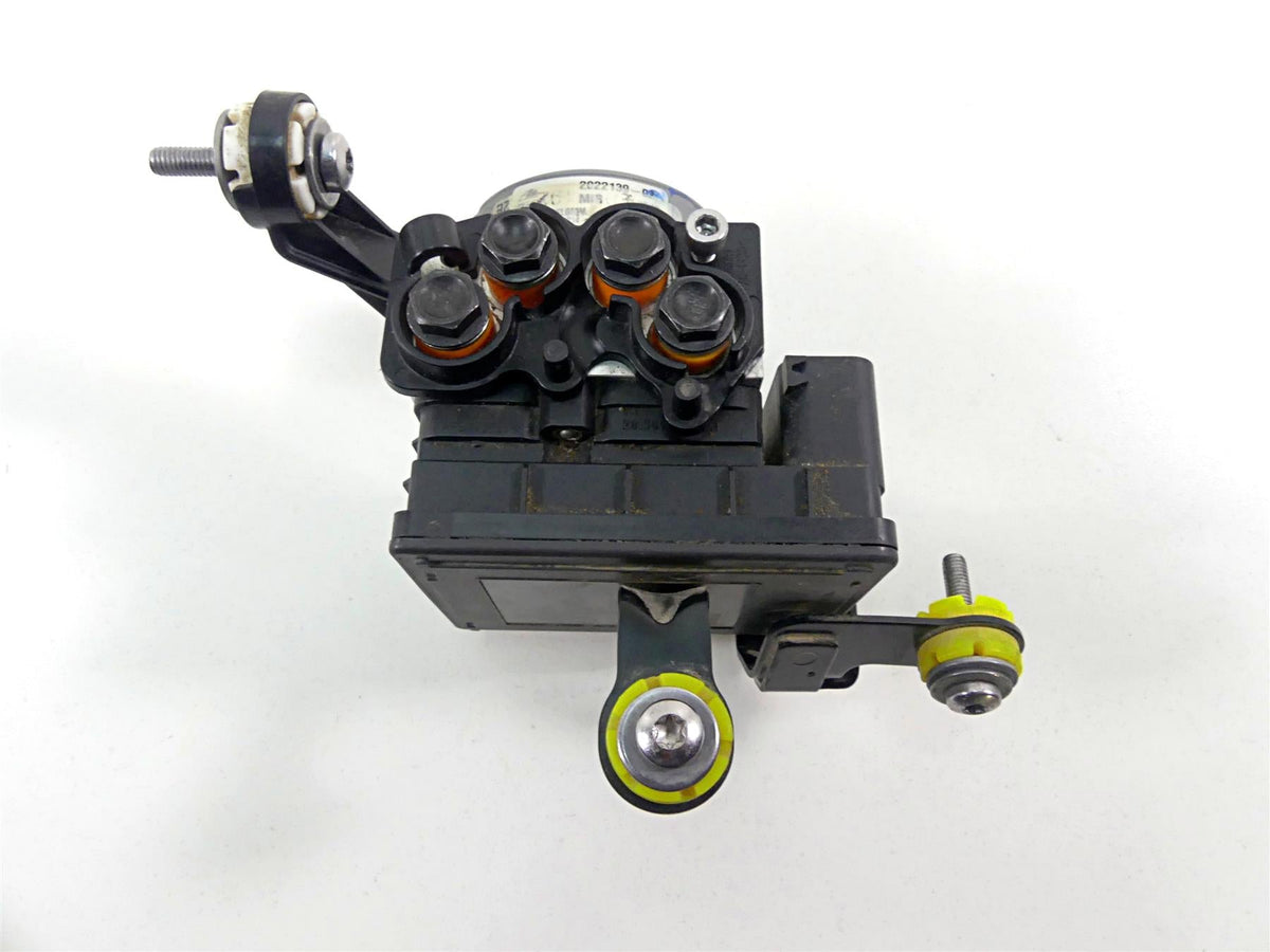2022 Triumph Speed Triple 1200 RS Abs Brake Pump Module Unit T2025191 2022139 {{ shop.shopifyCountryName }} - Mototech271