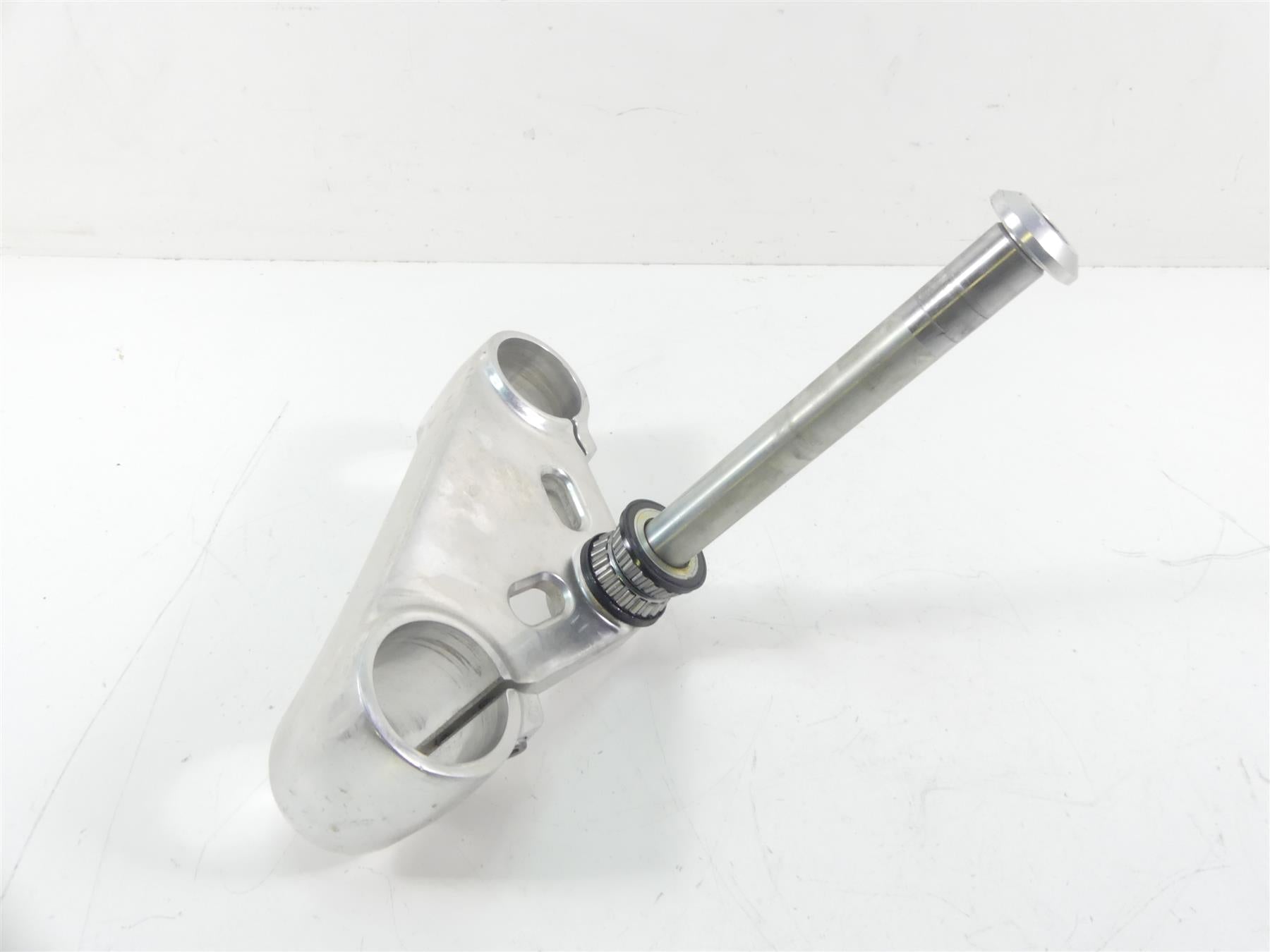 2013 Harley VRSCF Muscle V-Rod Lower Triple Tree Steering Yoke - 55mm 46892-09B {{ shop.shopifyCountryName }} - Mototech271