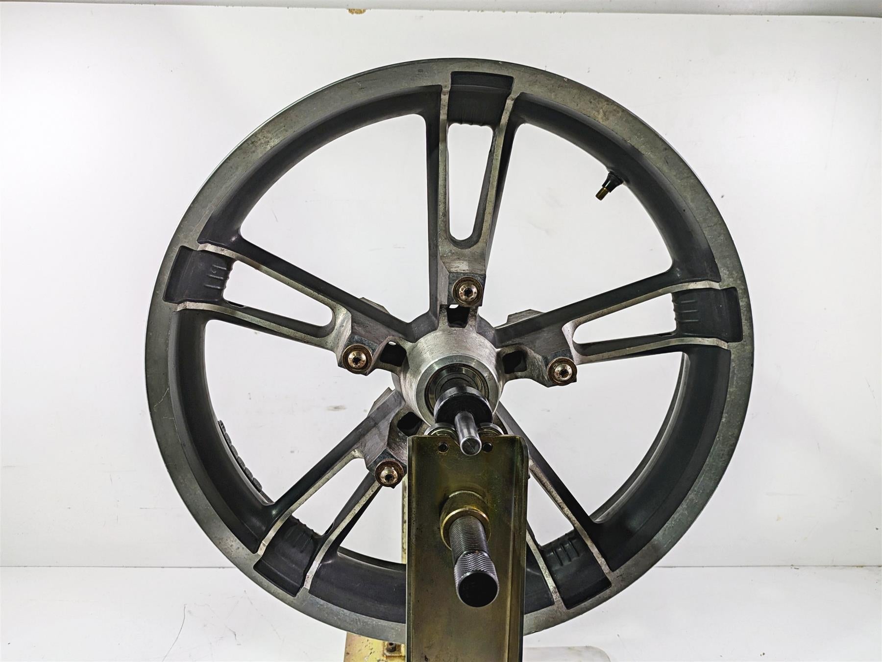 2016 Harley FLTRX Road Glide Front Wheel Rim Enforcer 19x3.5 Ding 43300027 {{ shop.shopifyCountryName }} - Mototech271