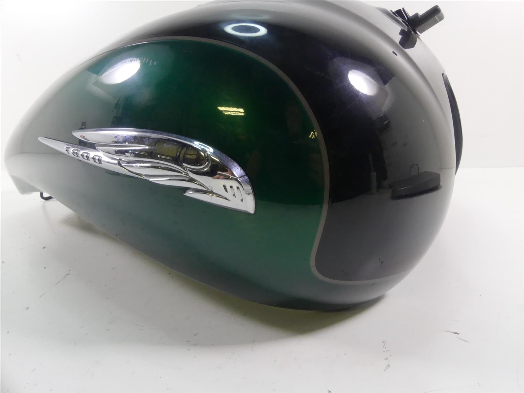2005 Honda V-Twin VTX1800 S3 Fuel Gas Petrol Tank -Read 17520-MCV-600 {{ shop.shopifyCountryName }} - Mototech271