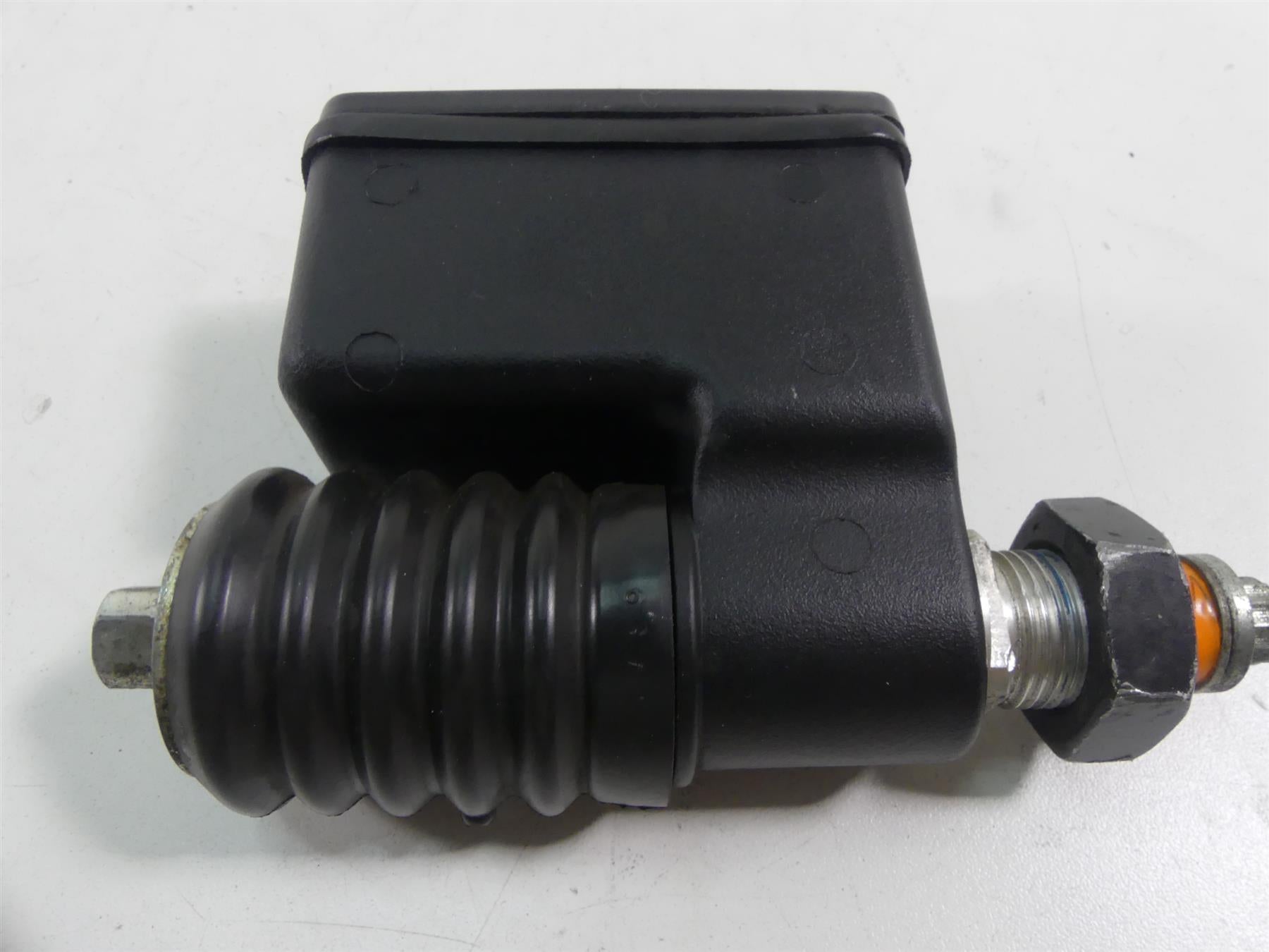 2005 Harley FXDWGI Dyna Wide Glide Rear Brake Master Cylinder 42474-90C {{ shop.shopifyCountryName }} - Mototech271