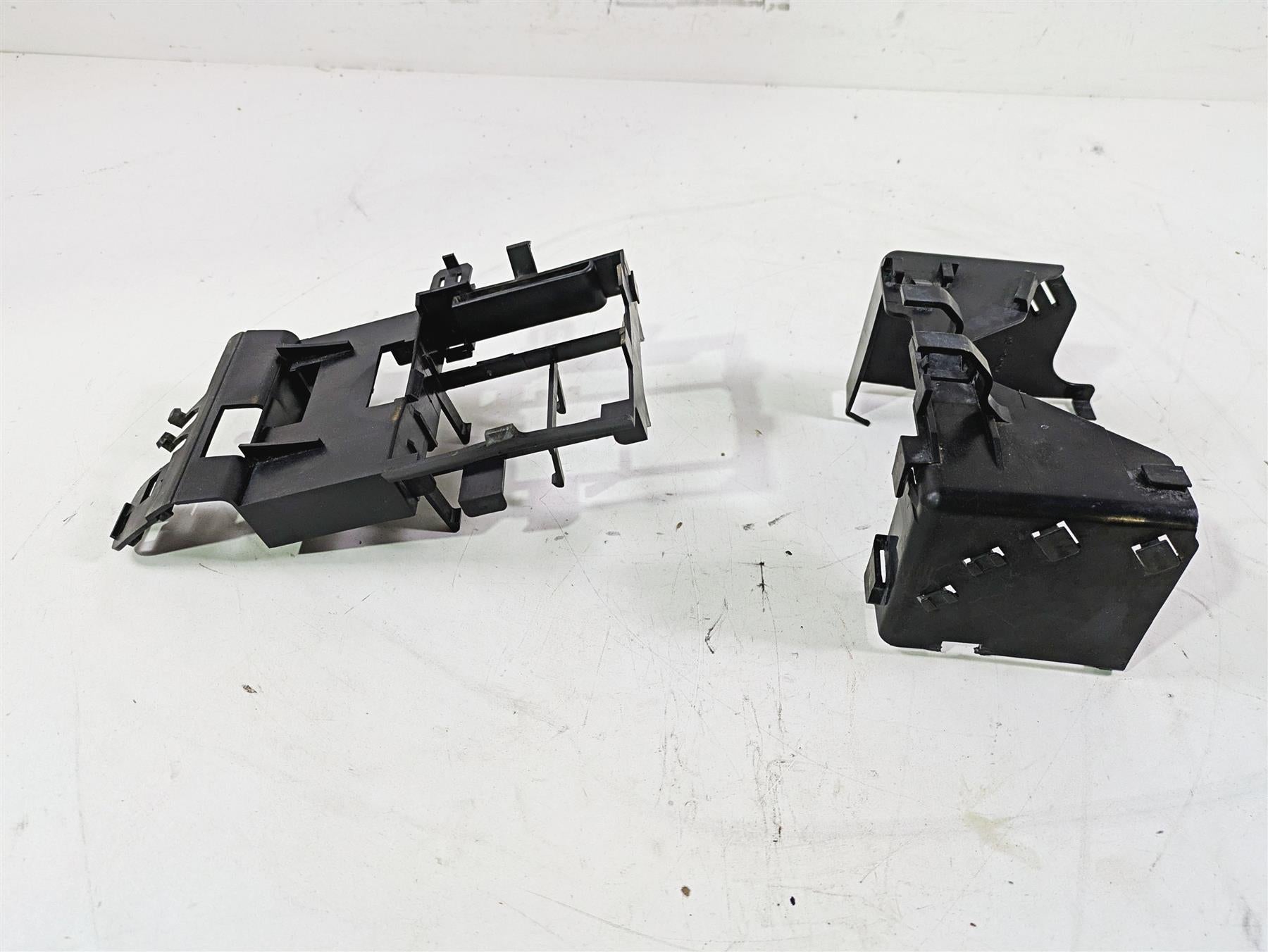 2013 Harley VRSCF Muscle Rod Electric Plastic Battery Holder Set 70473-07 {{ shop.shopifyCountryName }} - Mototech271