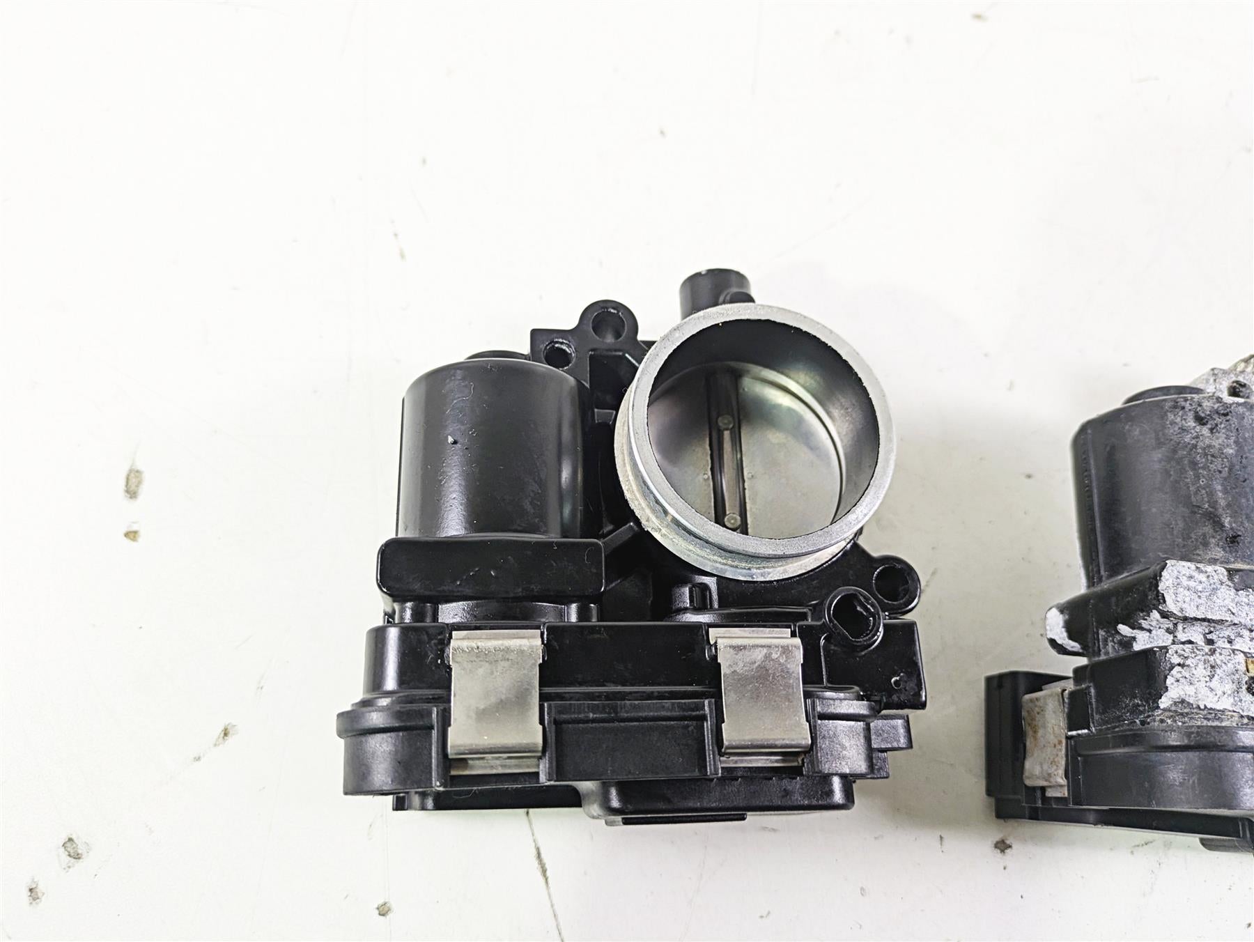2015 BMW R1200GS Adv K51 Throttle Body Bodies Set 13548564959 {{ shop.shopifyCountryName }} - Mototech271