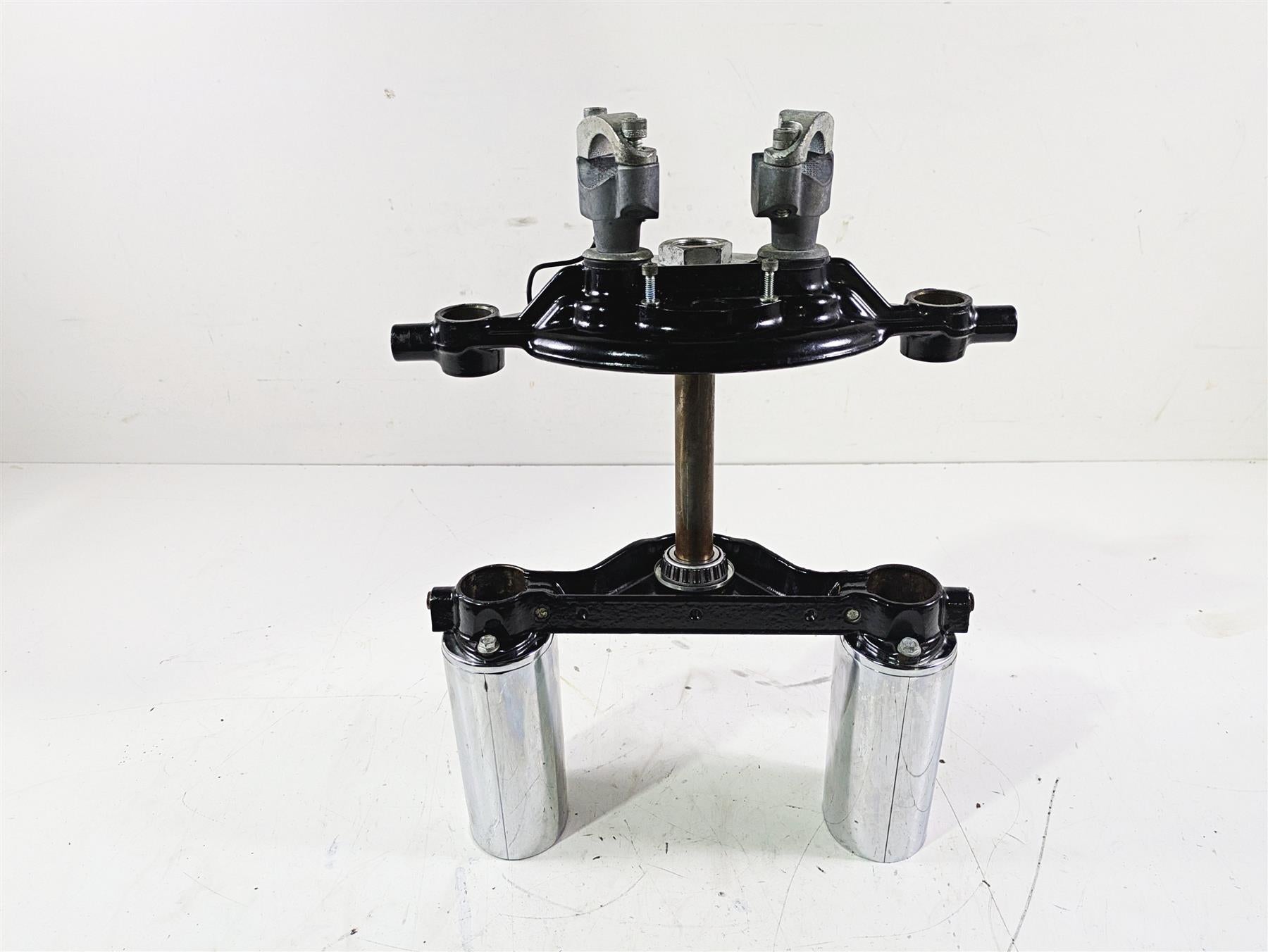 2007 Harley Touring FLHTCU SE CVO E-Glide Upper Lower Triple Tree Set 45446-87A {{ shop.shopifyCountryName }} - Mototech271