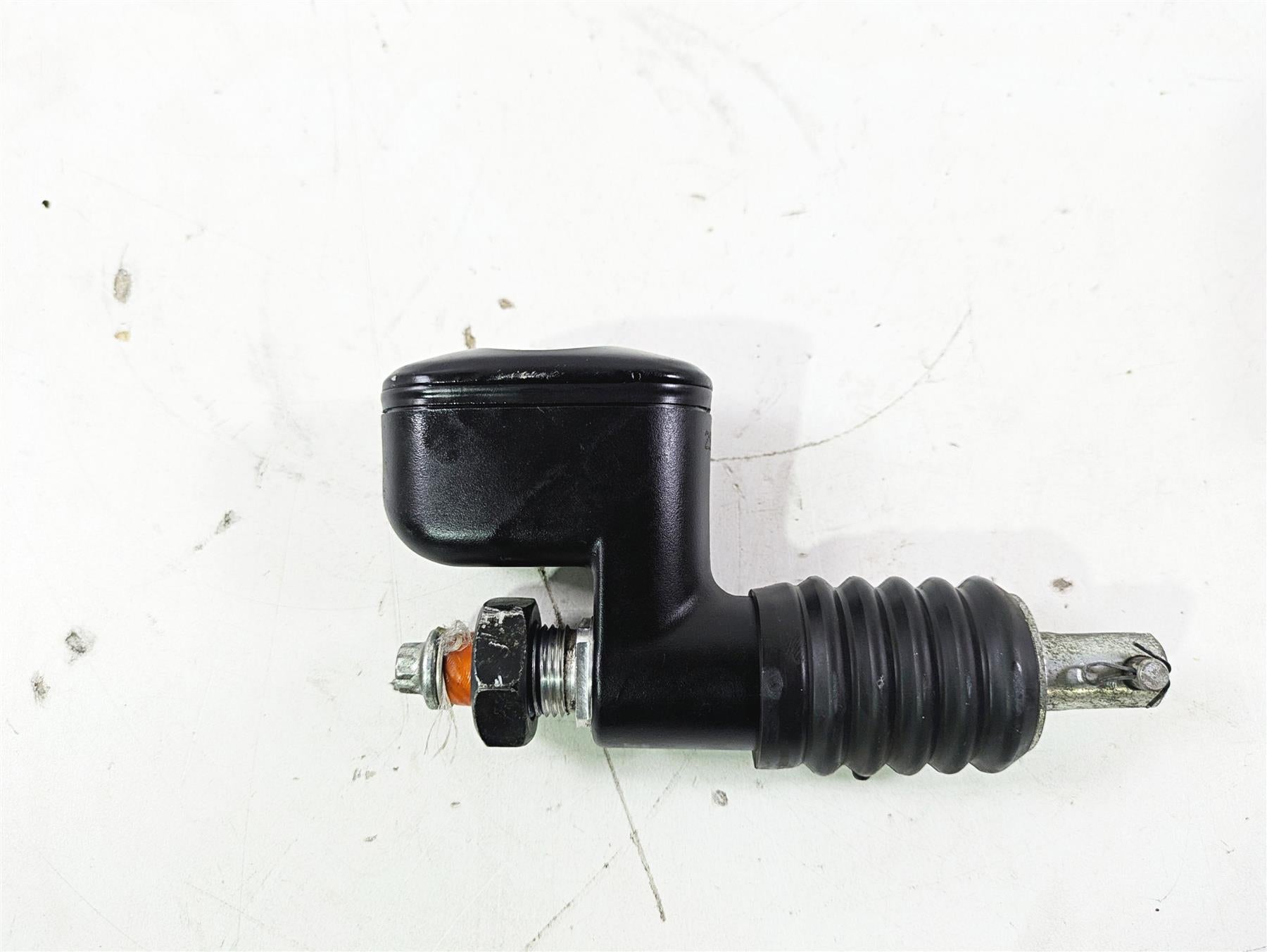 2004 Harley Softail FLSTF Fat Boy Rear Brake Master Cylinder 41755-99 {{ shop.shopifyCountryName }} - Mototech271