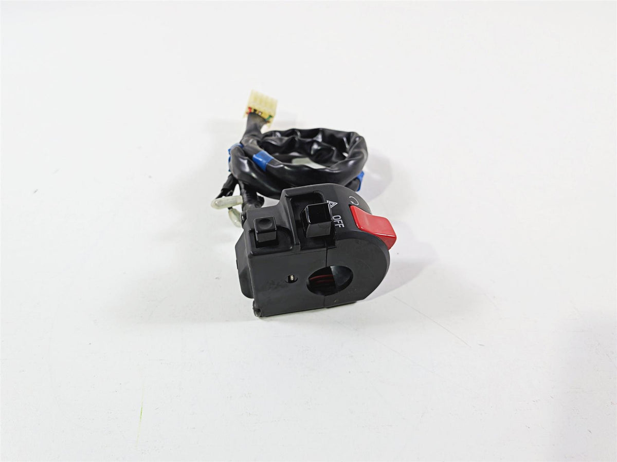 2025 Yamaha YZF R7 Right Side Start Stop Hand Control Switch BEB-83963-00-00 {{ shop.shopifyCountryName }} - Mototech271