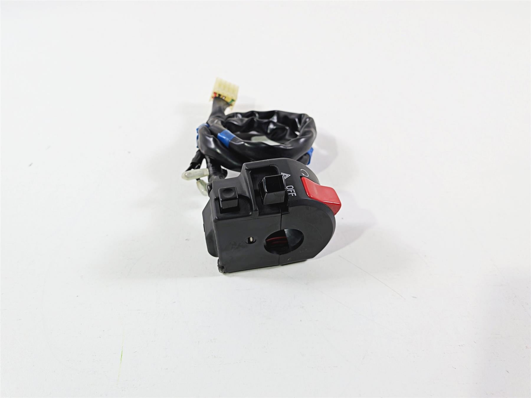 2025 Yamaha YZF R7 Right Side Start Stop Hand Control Switch BEB-83963-00-00 {{ shop.shopifyCountryName }} - Mototech271