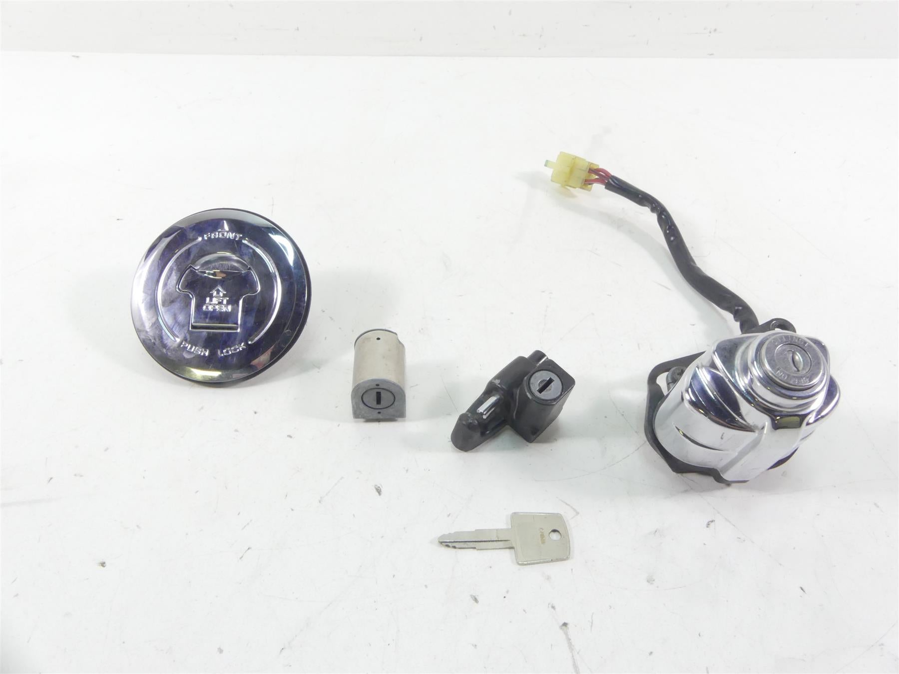 2005 Honda V-Twin VTX1800 S3 Ignition Switch Key Lock Cap Set 35010-MCV-A20 {{ shop.shopifyCountryName }} - Mototech271