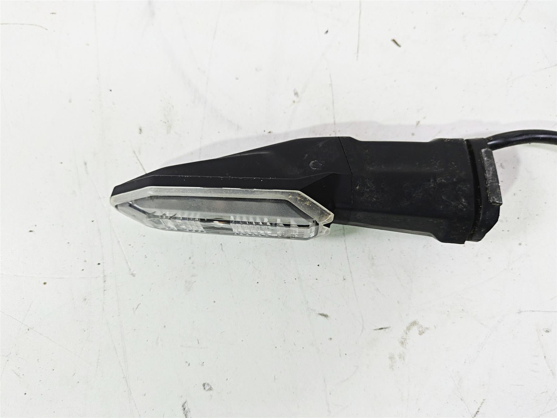 2024 Kawasaki ZX6R ZX636 Ninja Rear Right Blinker Turn Signal - Read 23037-0551 {{ shop.shopifyCountryName }} - Mototech271