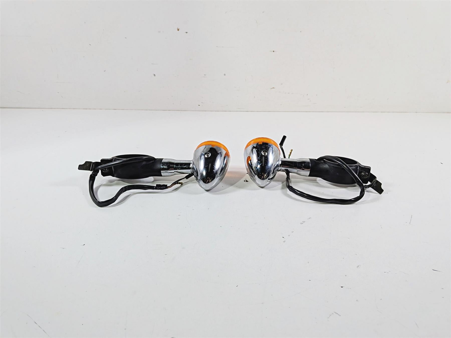 2005 Suzuki VZ800 M50 Boulevard Front Blinker Turn Signal Set - Read 35601-48E60 {{ shop.shopifyCountryName }} - Mototech271