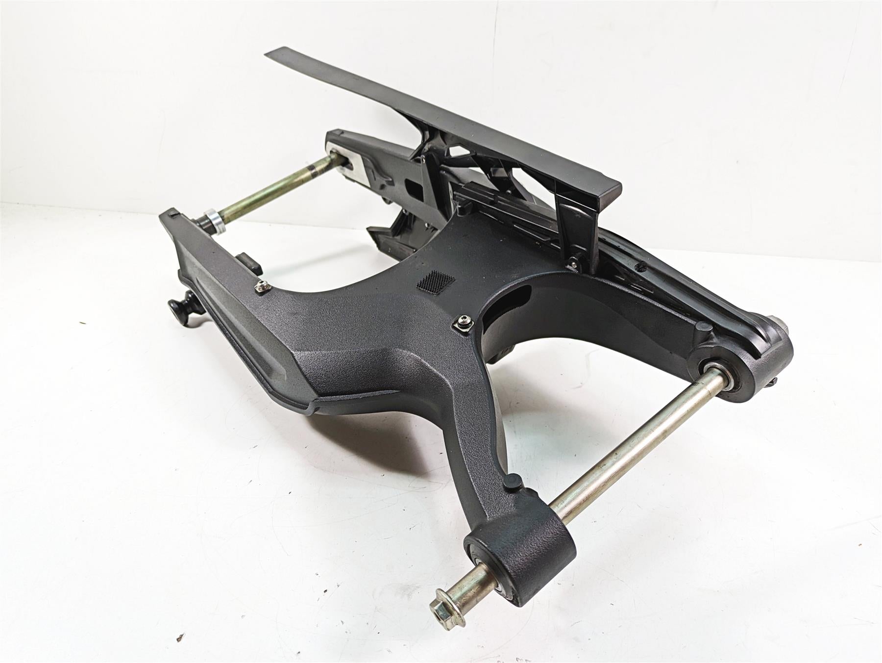 2012 Triumph Tiger 800XC ABS Rear Swingarm Swing Arm & Axle T2052501