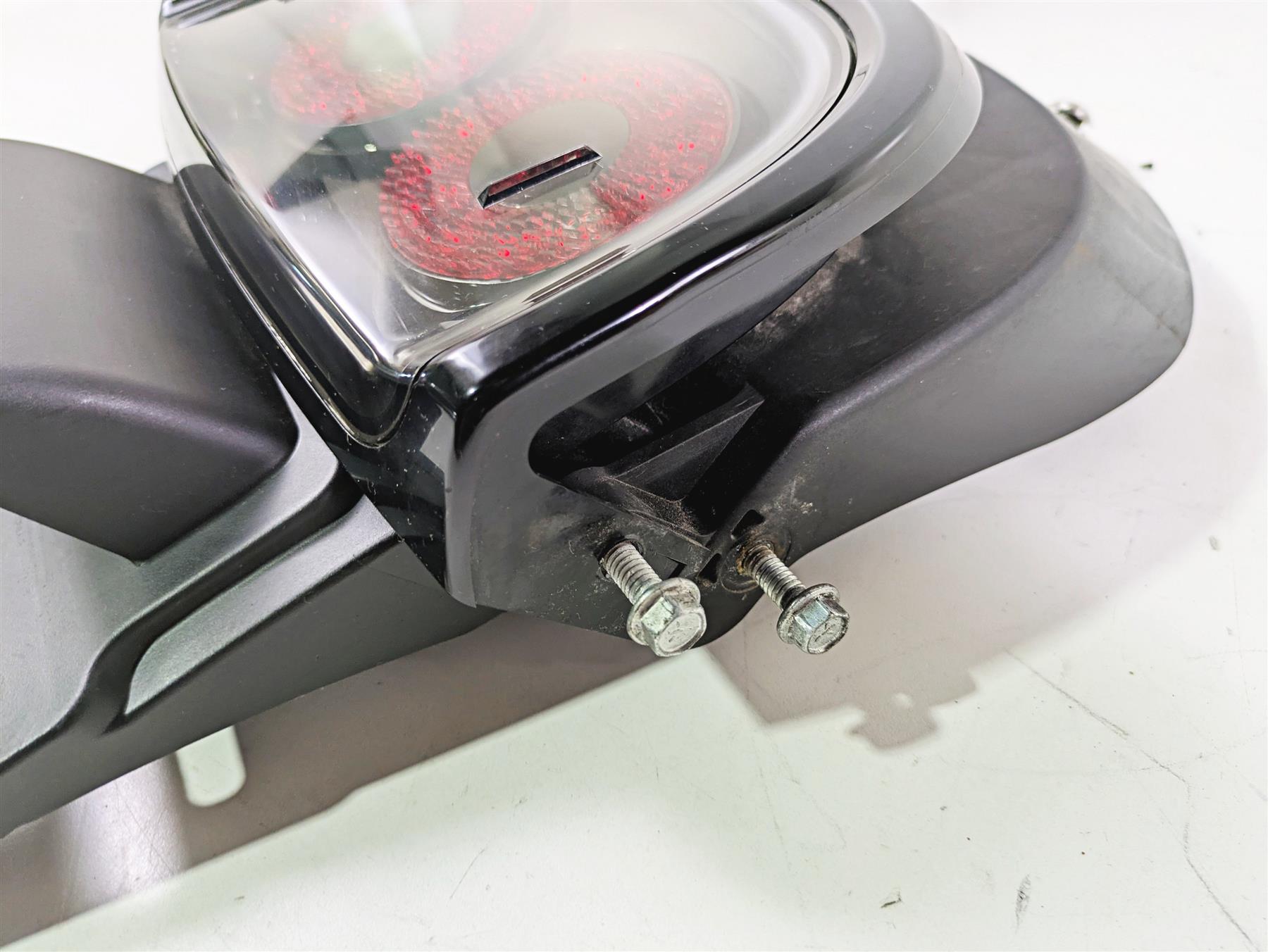 2015 Harley FXDF Dyna Fat Bob Taillight Tail Light & Wiring & Mount 67800240 {{ shop.shopifyCountryName }} - Mototech271
