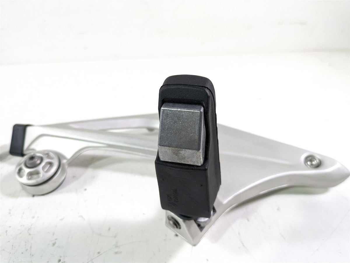 2022 BMW R1250 RT K052 Rear Passenger Foot Peg Rest Set 46718534789 46718534790 {{ shop.shopifyCountryName }} - Mototech271