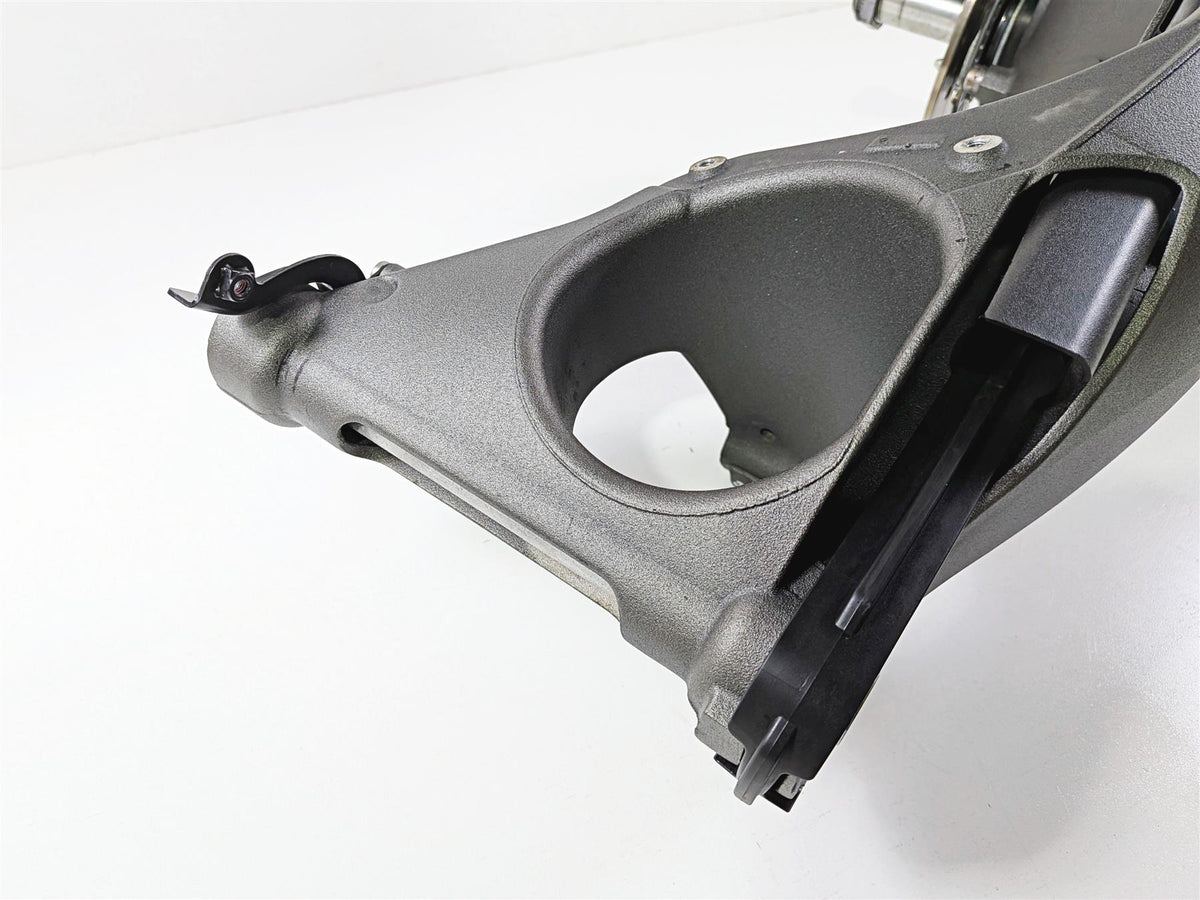 2019 Triumph Speed Triple RS 1050 Rear Swingarm & Axle Set T2059502 T2010257 {{ shop.shopifyCountryName }} - Mototech271
