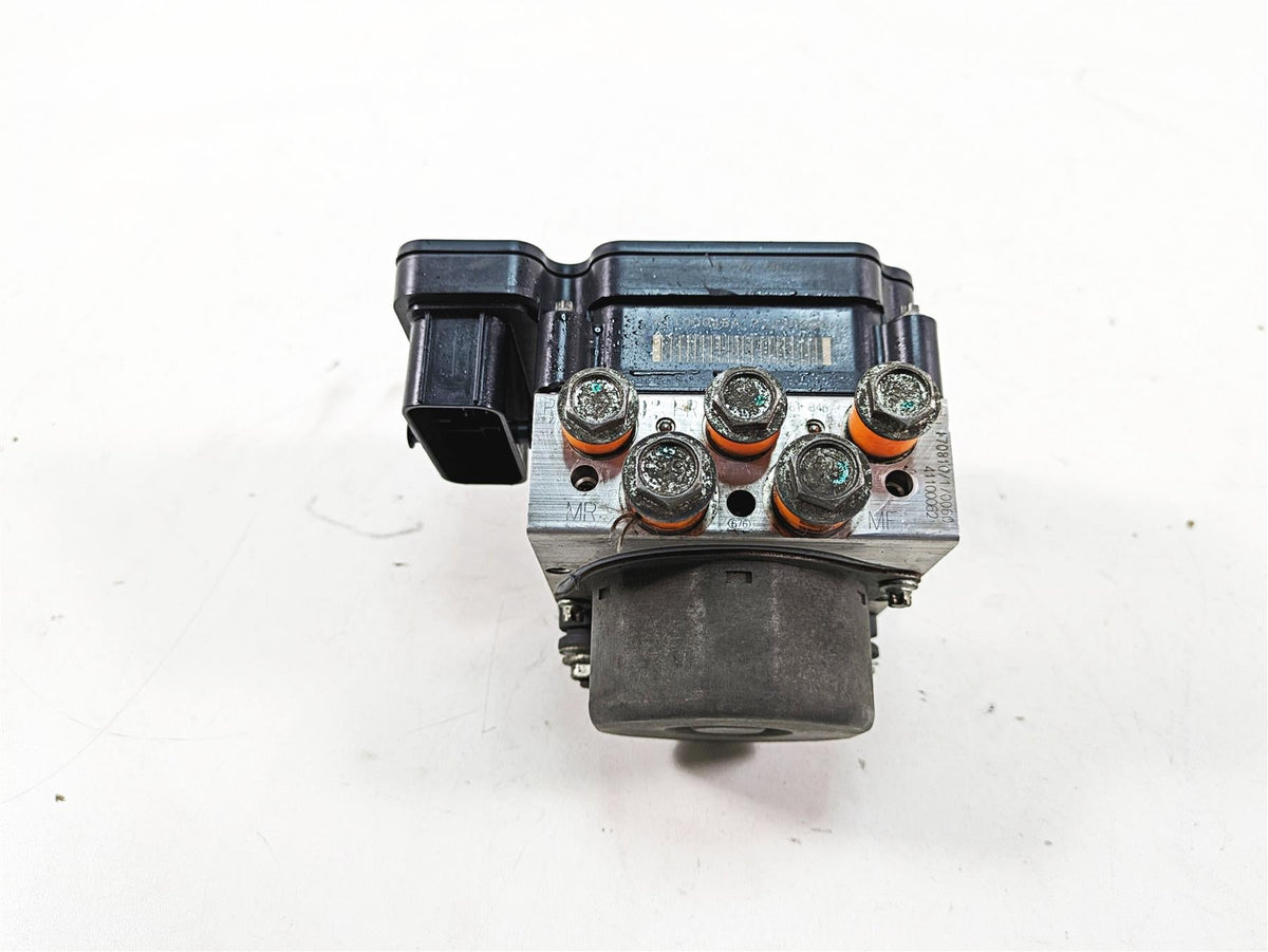 2018 Harley Touring FLHXSE CVO Street Glide Abs Brake Pump Module 41100061B {{ shop.shopifyCountryName }} - Mototech271