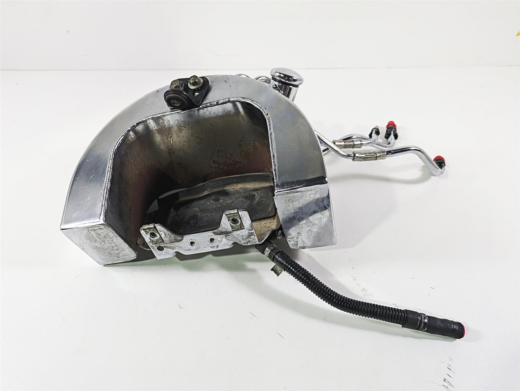 2003 Harley FLSTC Softail Heritage 100th Oil Tank Reservoir & Lines 62498-01A {{ shop.shopifyCountryName }} - Mototech271