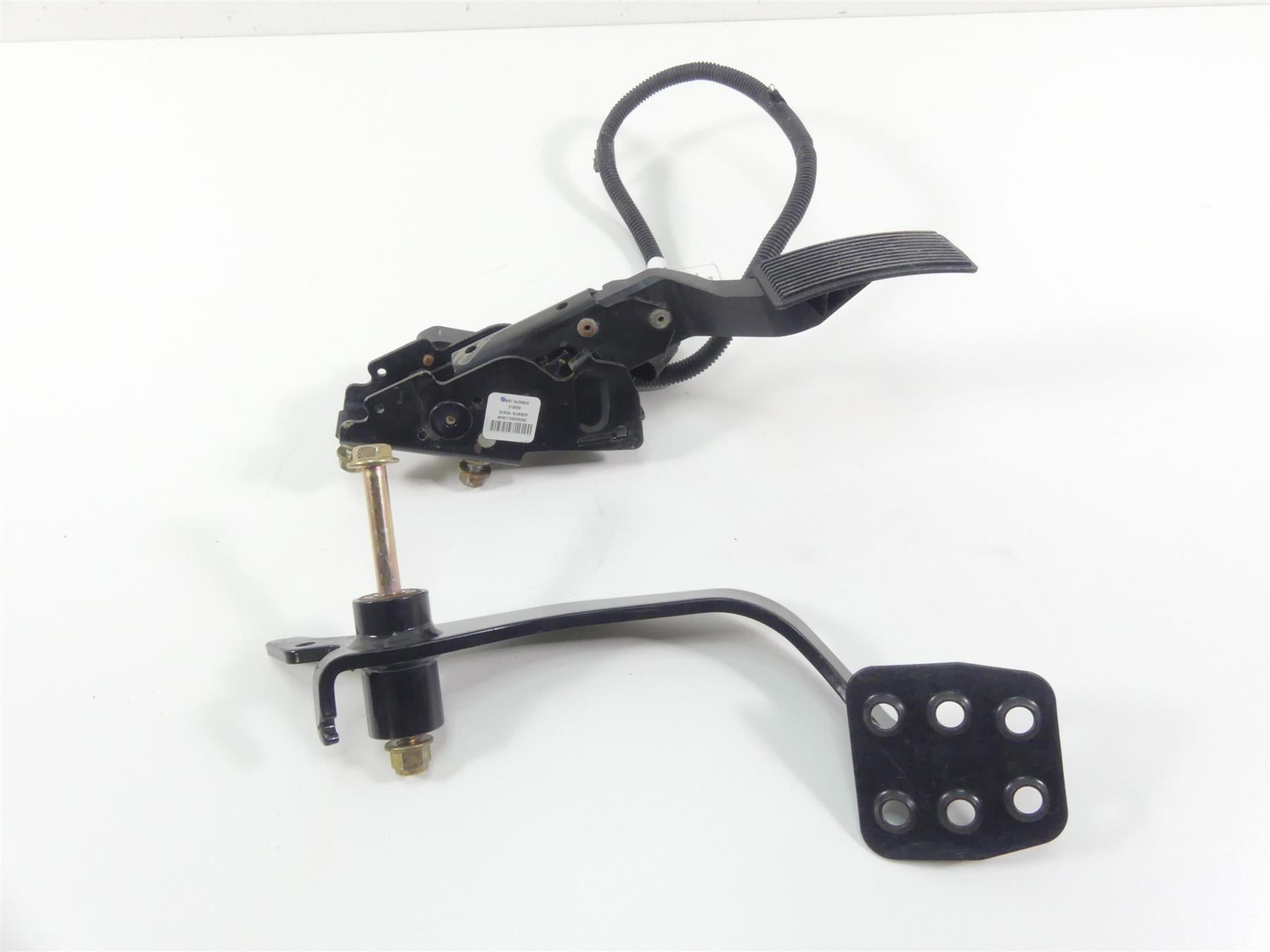 2018 Can Am Maverick X3 Turbo STD Brake Accelerate Foot Pedal Set 705601453 {{ shop.shopifyCountryName }} - Mototech271