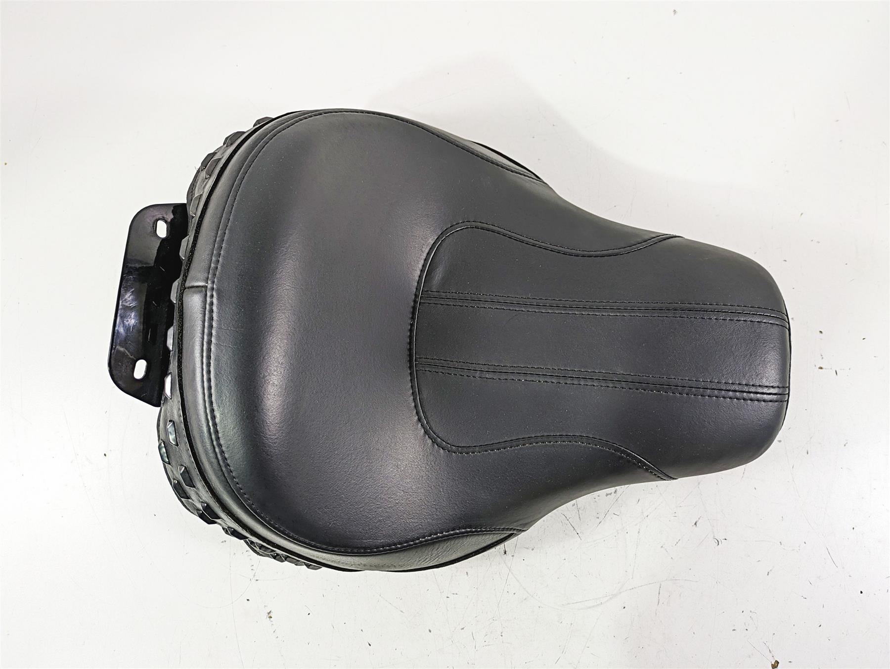 2019 Harley FLHCS Softail Heritage Front Rider Driver Seat Saddle 52000286 {{ shop.shopifyCountryName }} - Mototech271