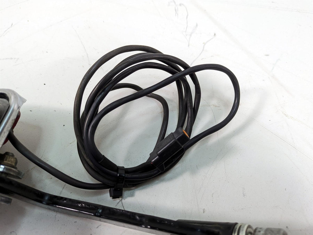 2006 Harley Touring FLHTCUI Electra Glide Front Floorboard Set 50622-83 50518-83 {{ shop.shopifyCountryName }} - Mototech271