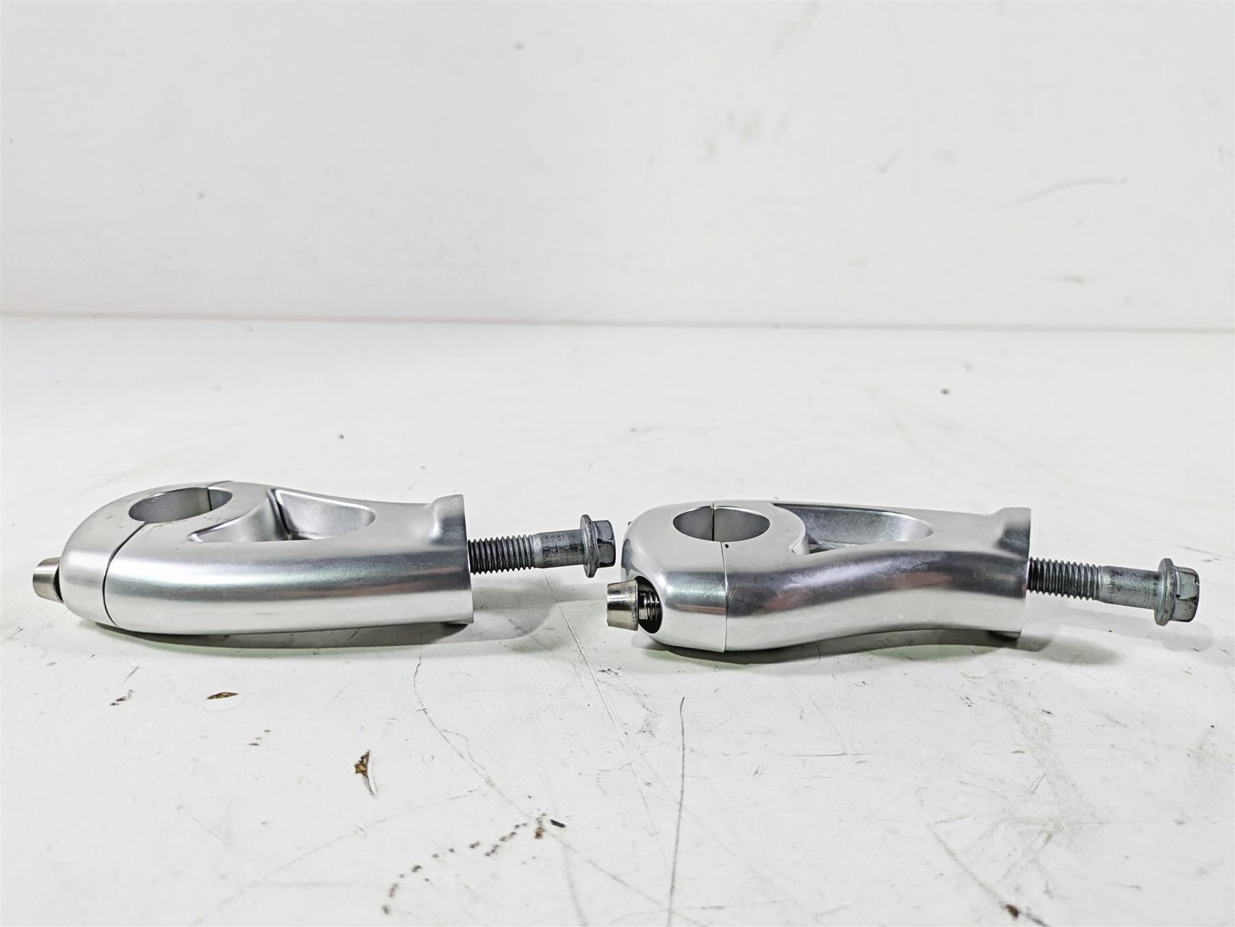 2014 Moto Guzzi California 1400 Touring Handlebar Holder Riser Set GU06500600 {{ shop.shopifyCountryName }} - Mototech271