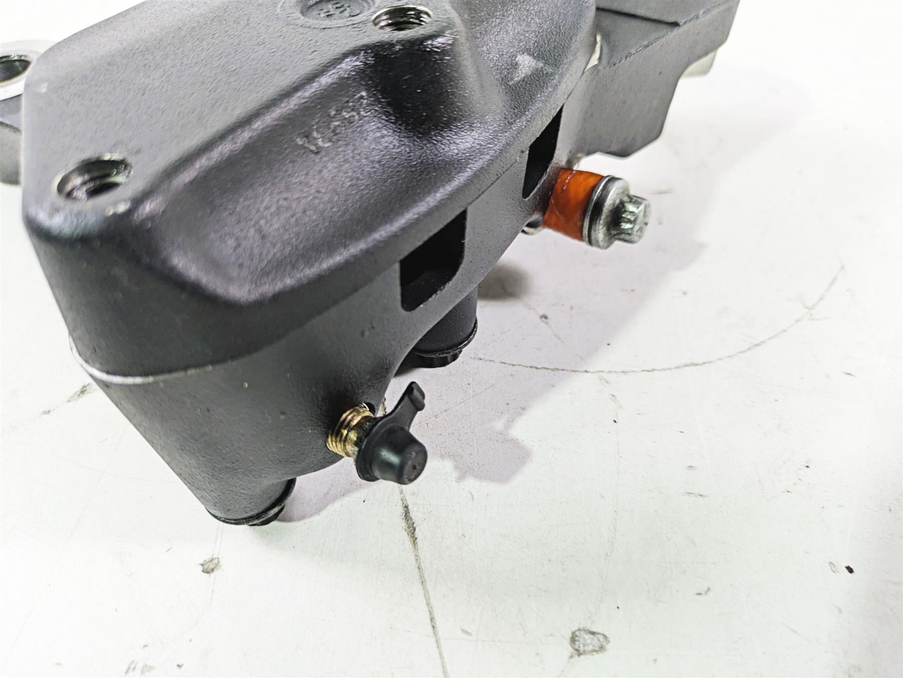 2004 Harley Softail FLSTF Fat Boy Rear Brake Caliper 44016-00D {{ shop.shopifyCountryName }} - Mototech271