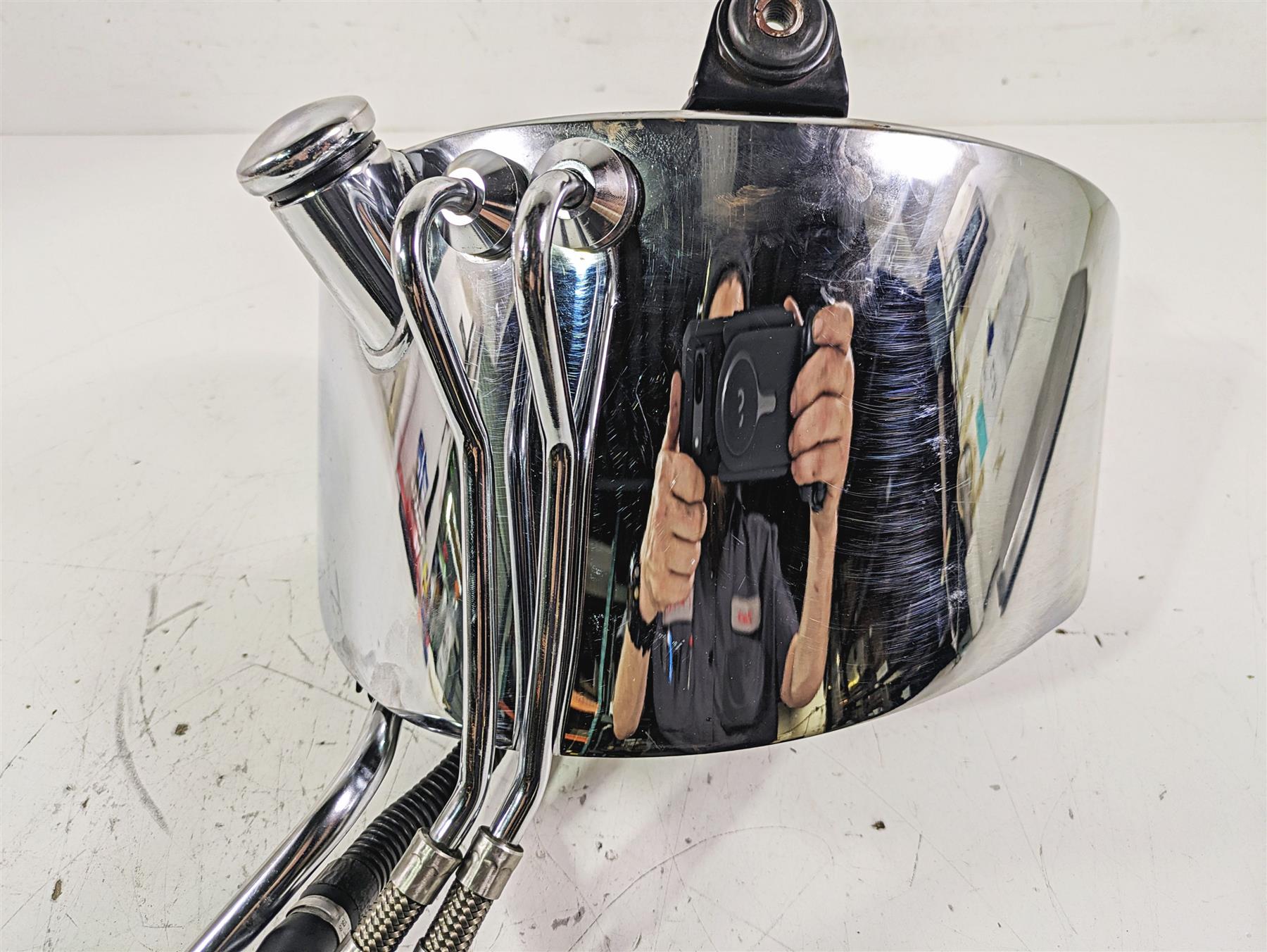 2005 Harley Softail FLSTFSE CVO Fat Boy Oil Tank Reservoir & Lines 62498-00A {{ shop.shopifyCountryName }} - Mototech271