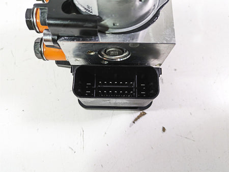 2023 Triumph Street Triple 765 RS Abs Brake Pump Module T2025961 T2025959 {{ shop.shopifyCountryName }} - Mototech271